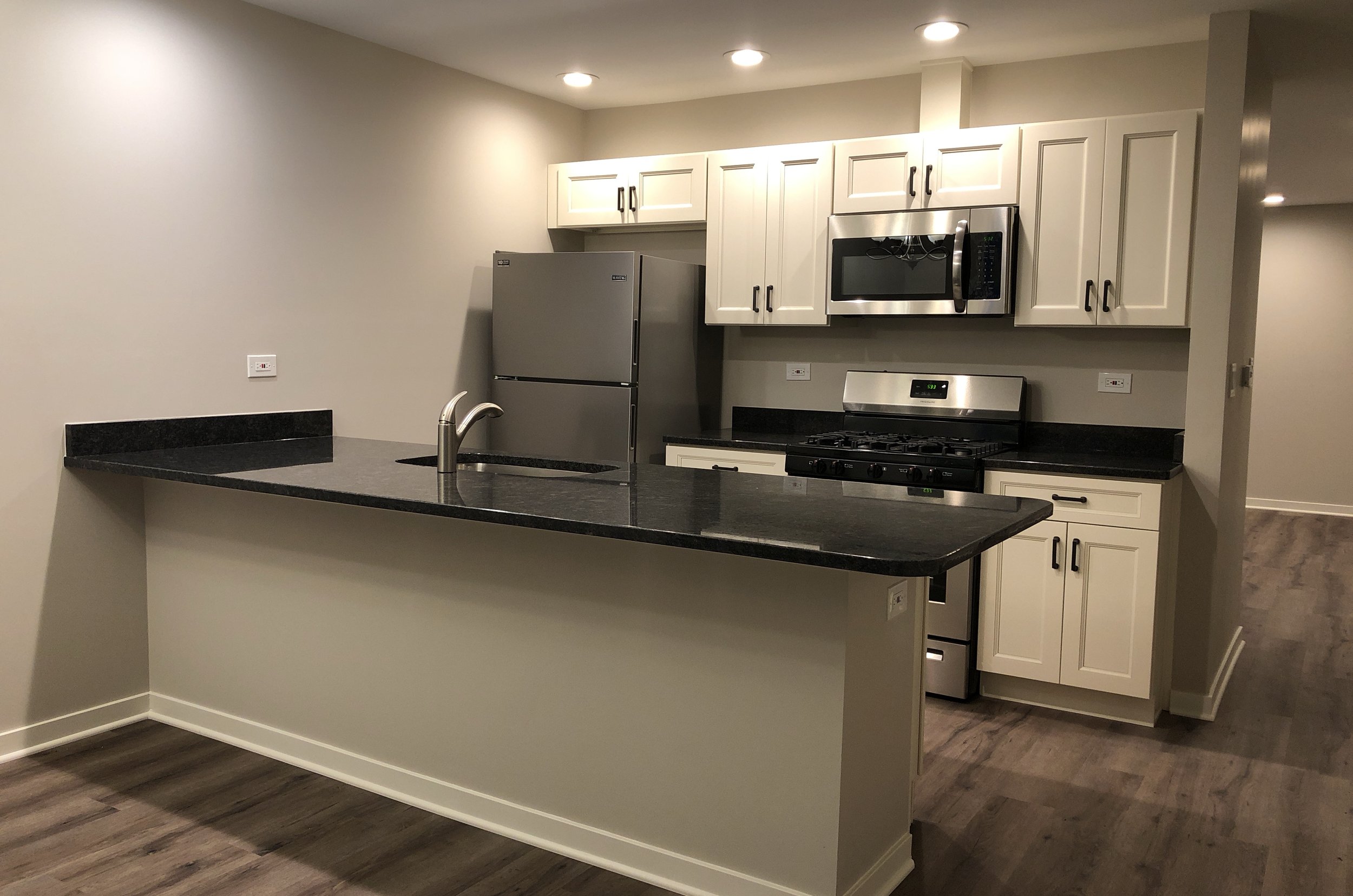 Tupelo Ave, Naperville