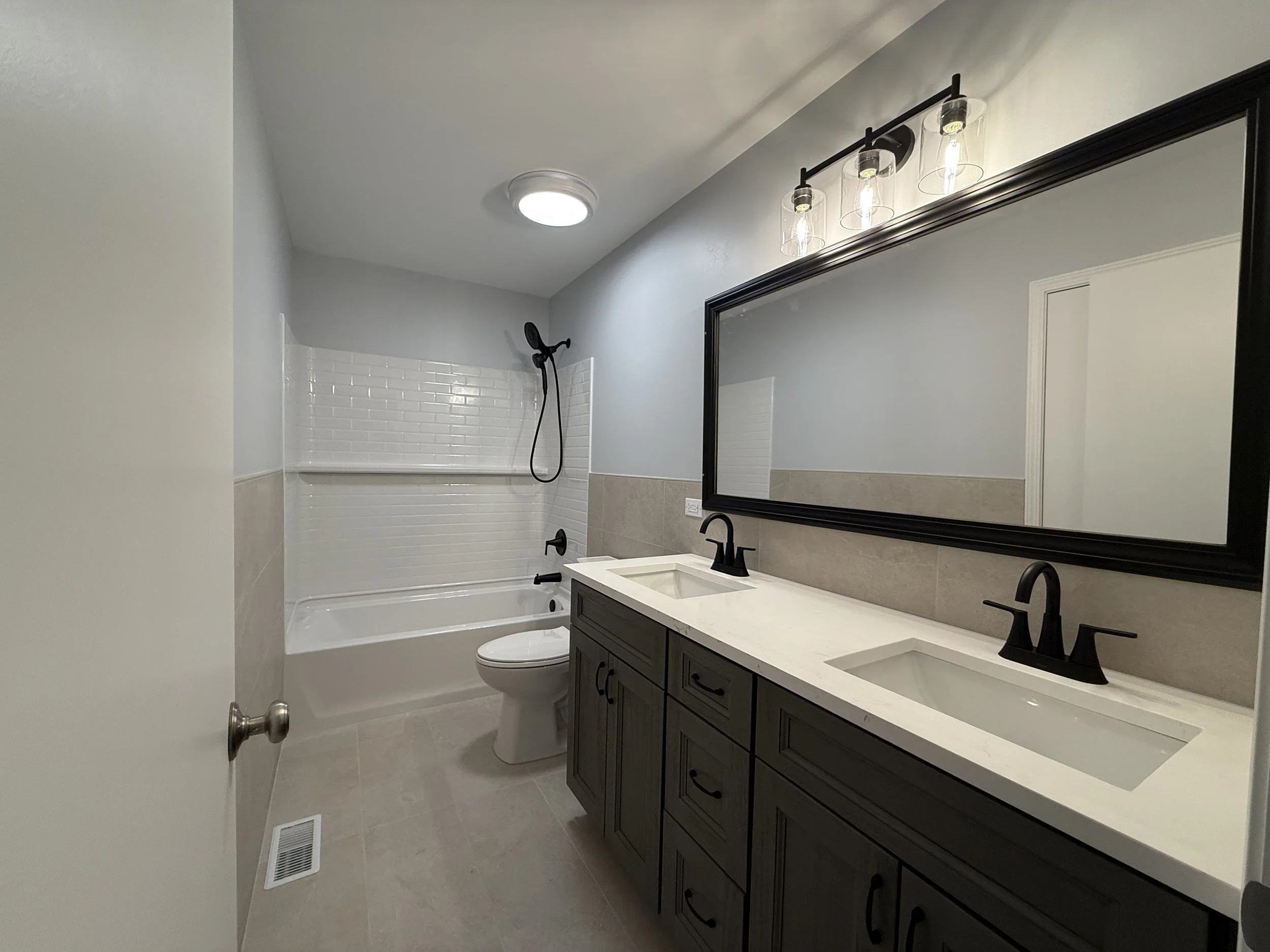 Cochise Circle, Bolingbrook