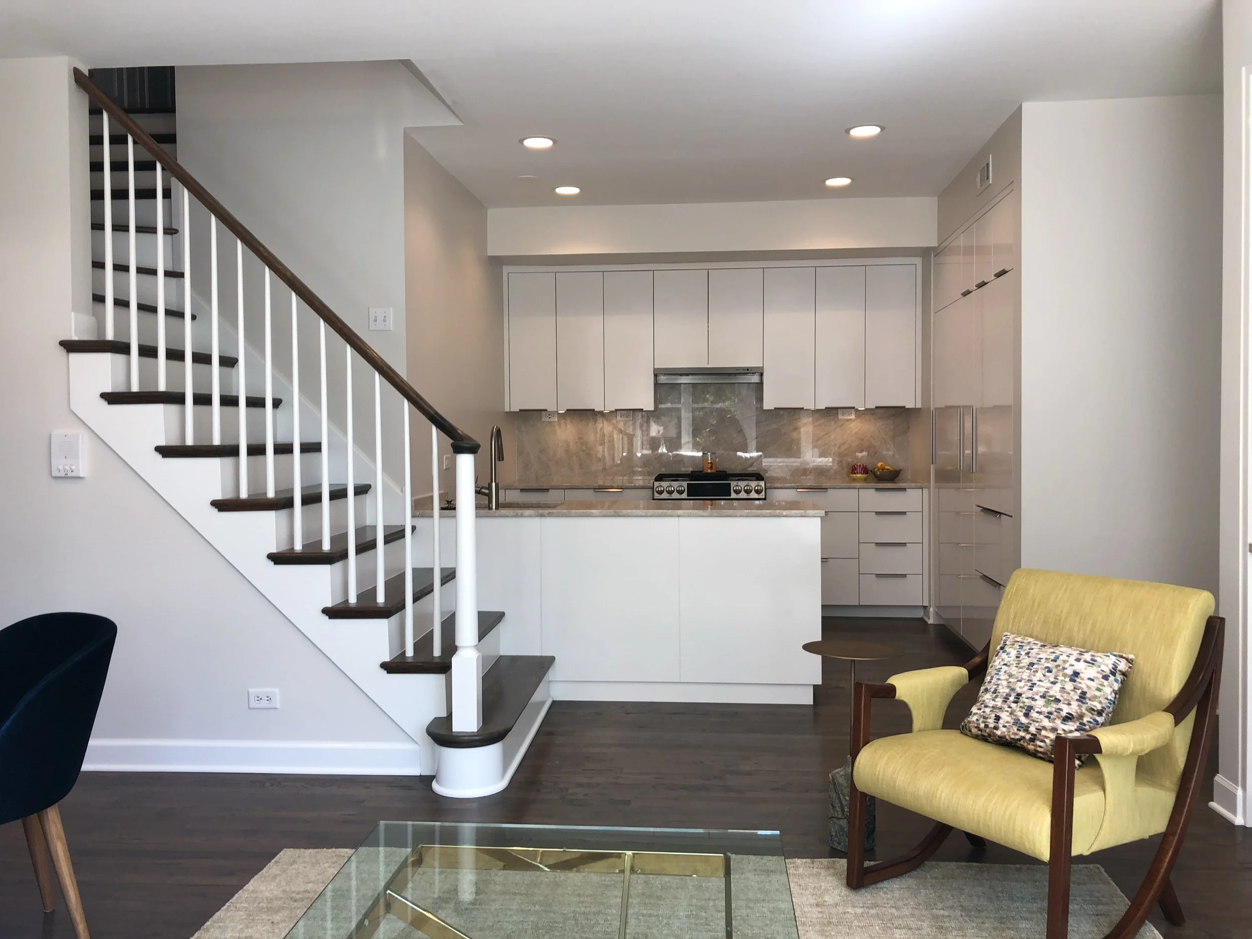 Aurora Avenue, Naperville