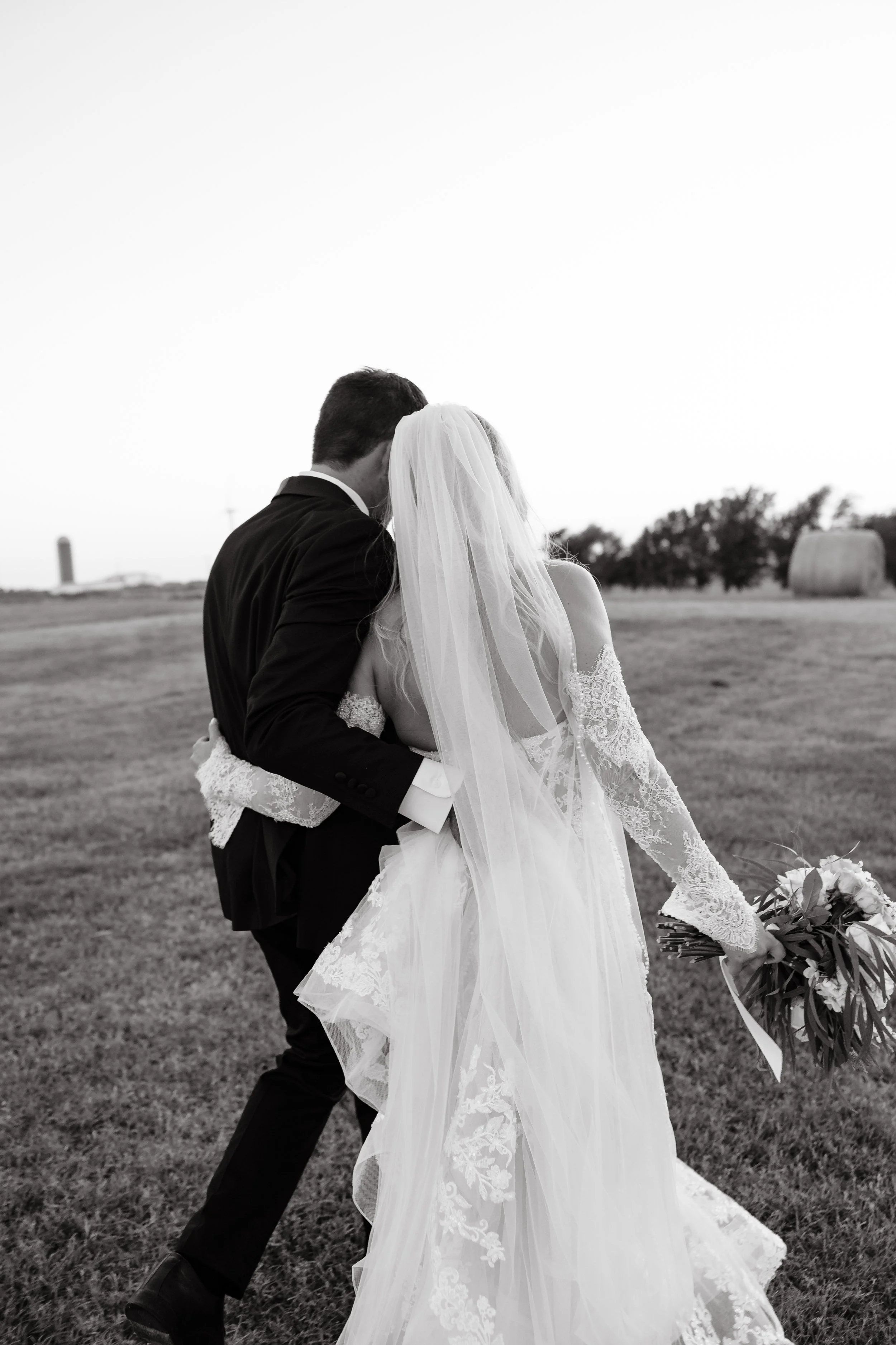 wedding-day-timeline-stress-free-okc.jpg