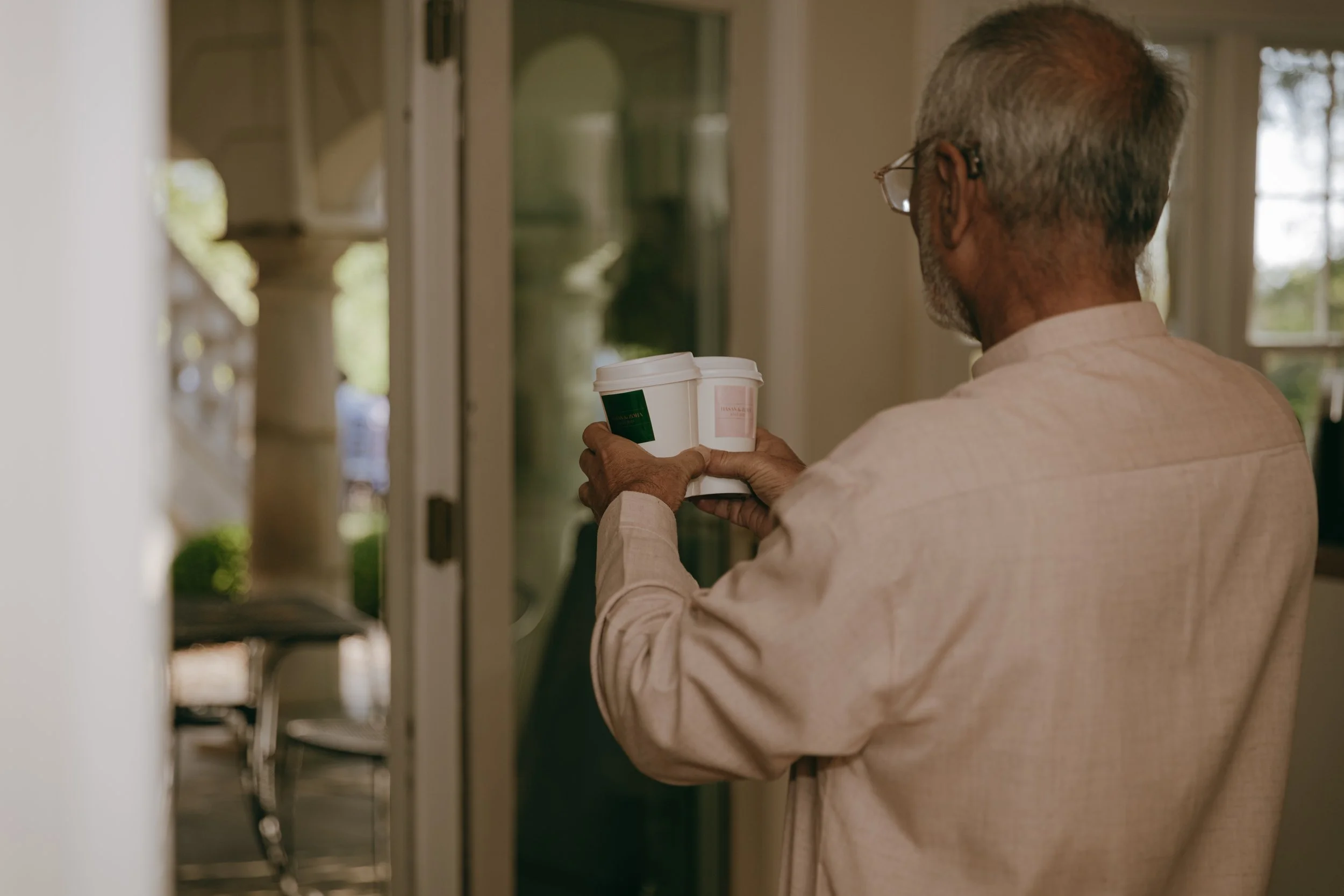 hot cups holding.jpg