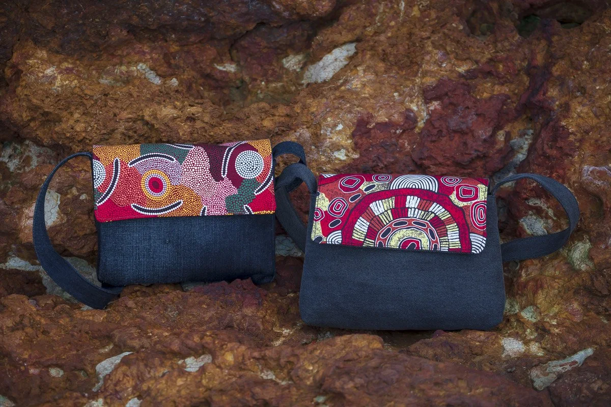 Medium shoulder bags