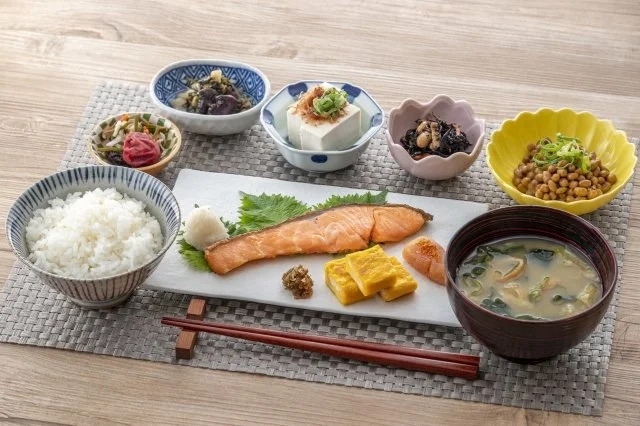 Petit-déjeuner au Japon : tout ce qu’il faut savoir pour bien commencer la journée