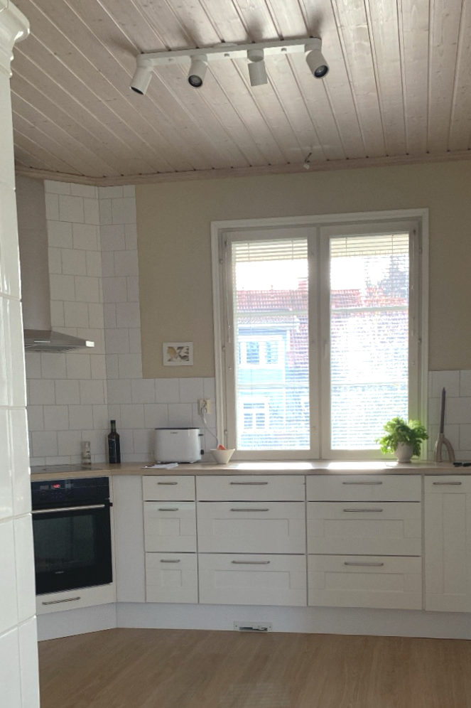 omatkotitalon keittiön uudistus
