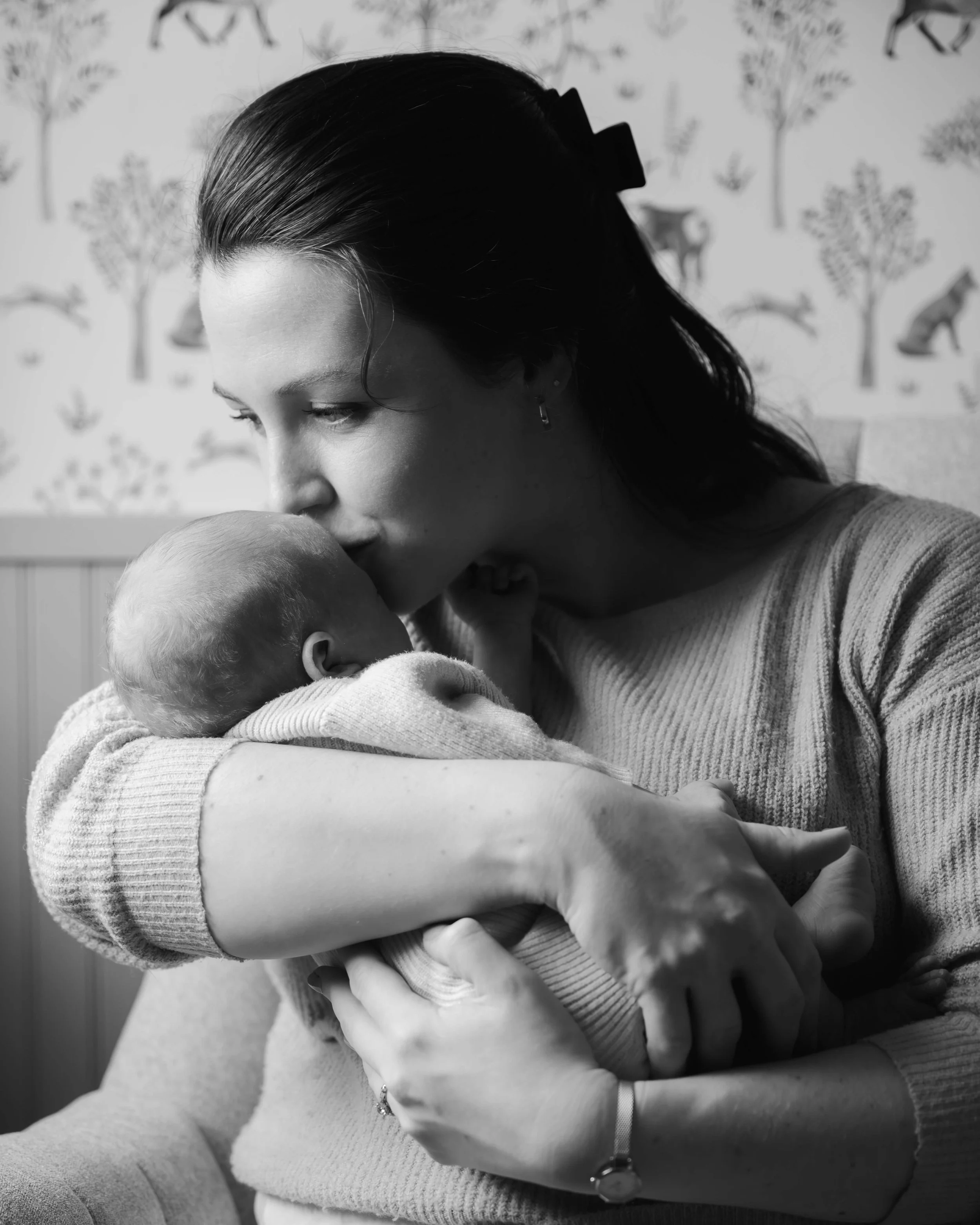 Newborn-photography-wicklow-mum-kissing-newborn.jpg