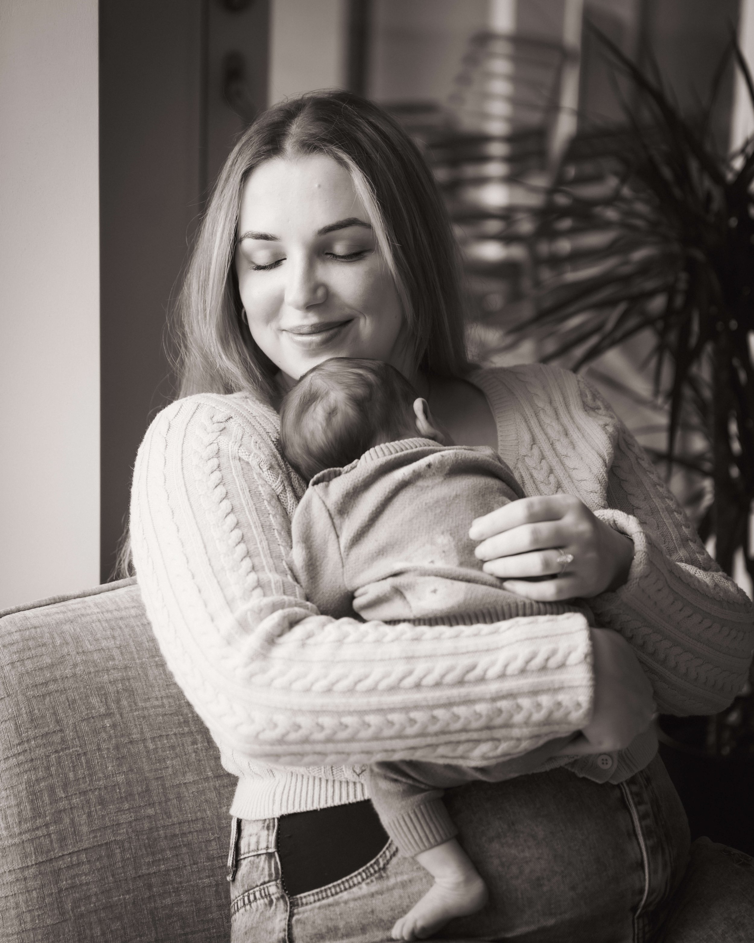 Newborn-photographer-Dublin-new-mum-portrait.jpg