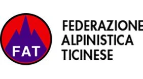 Logo della Federazione Alpistica Ticinese (FAT) con montagna stilizzata rossa e blu e testo nero