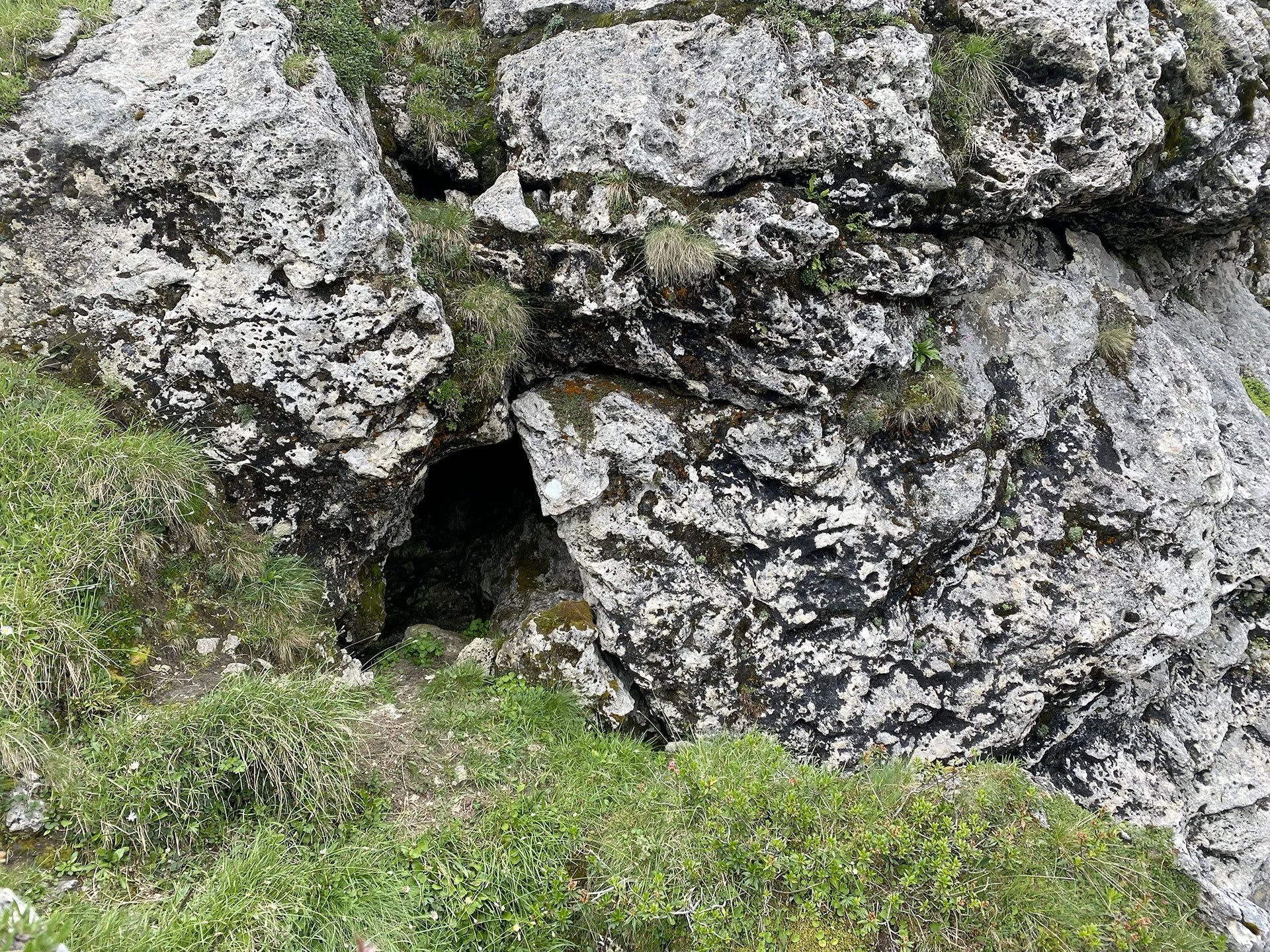 42 – Grotta vicino a Carorescio