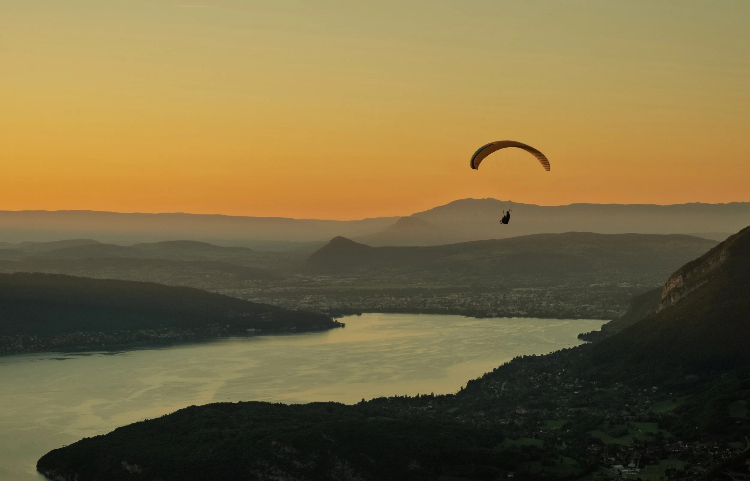 Paraglide Annecy Lake