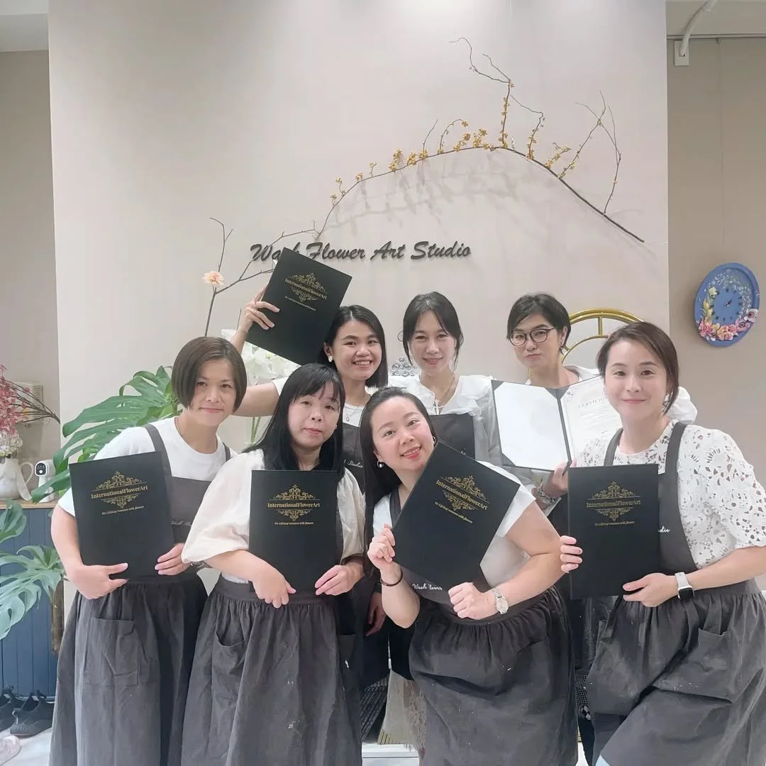 大家可爱🥰Class in TaiwanChocolateCream Palette KnifeFlower Course 1 CreamFlowerArt × @joyce.wang72.webp