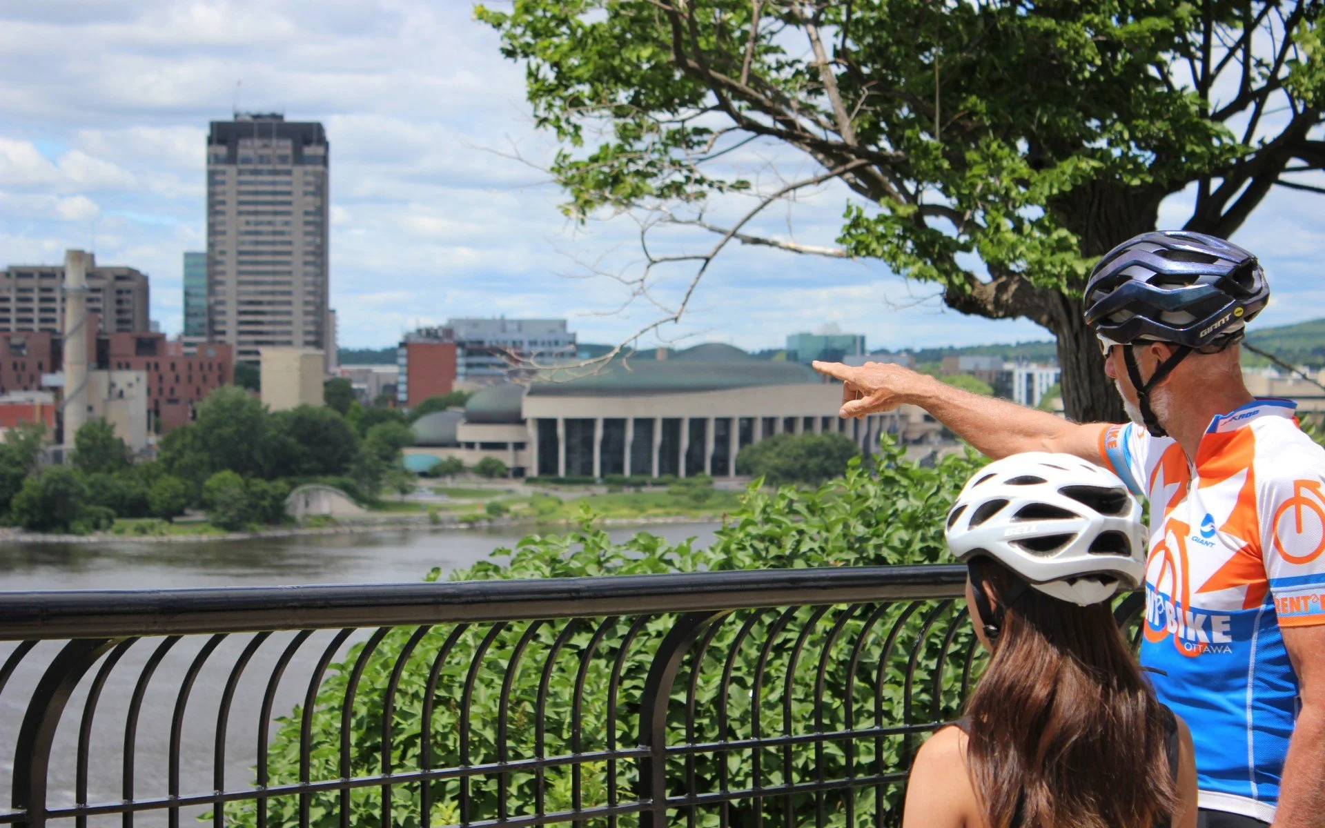 Bicycle tours in Ottawa. Exploring Ottawa and overlooking the Ottawa River.