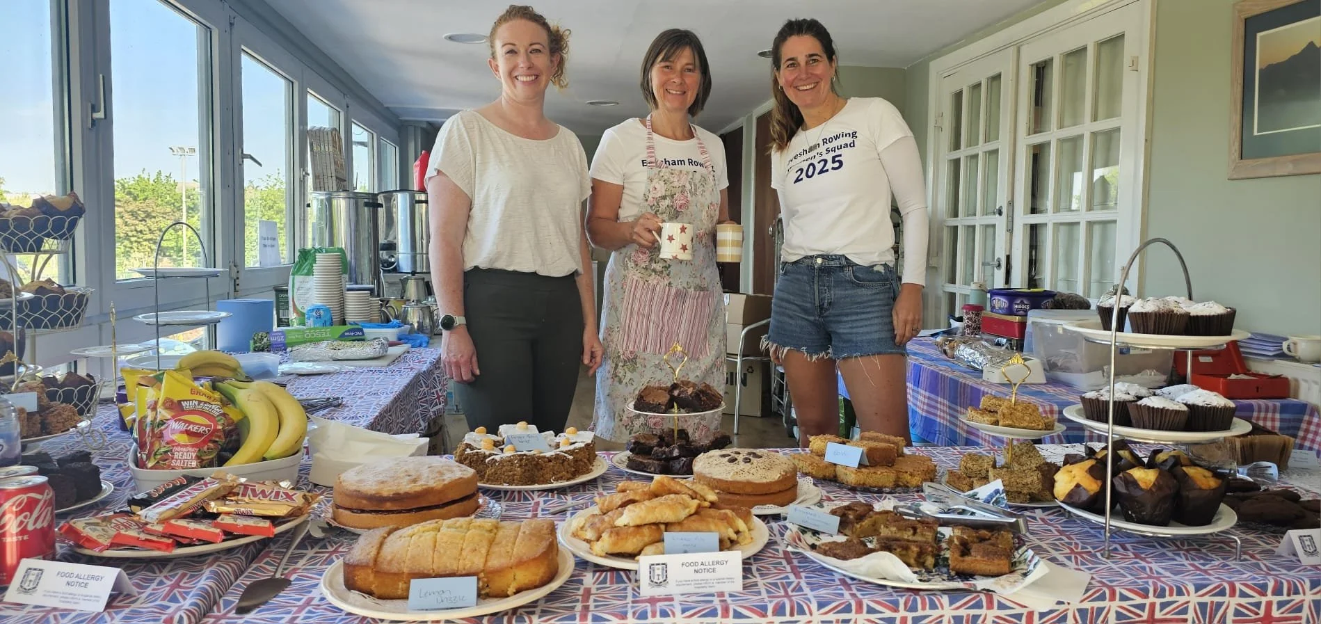 Any rower will tell you, cake is an important ingredient in the success of a team... after the racing of course! 