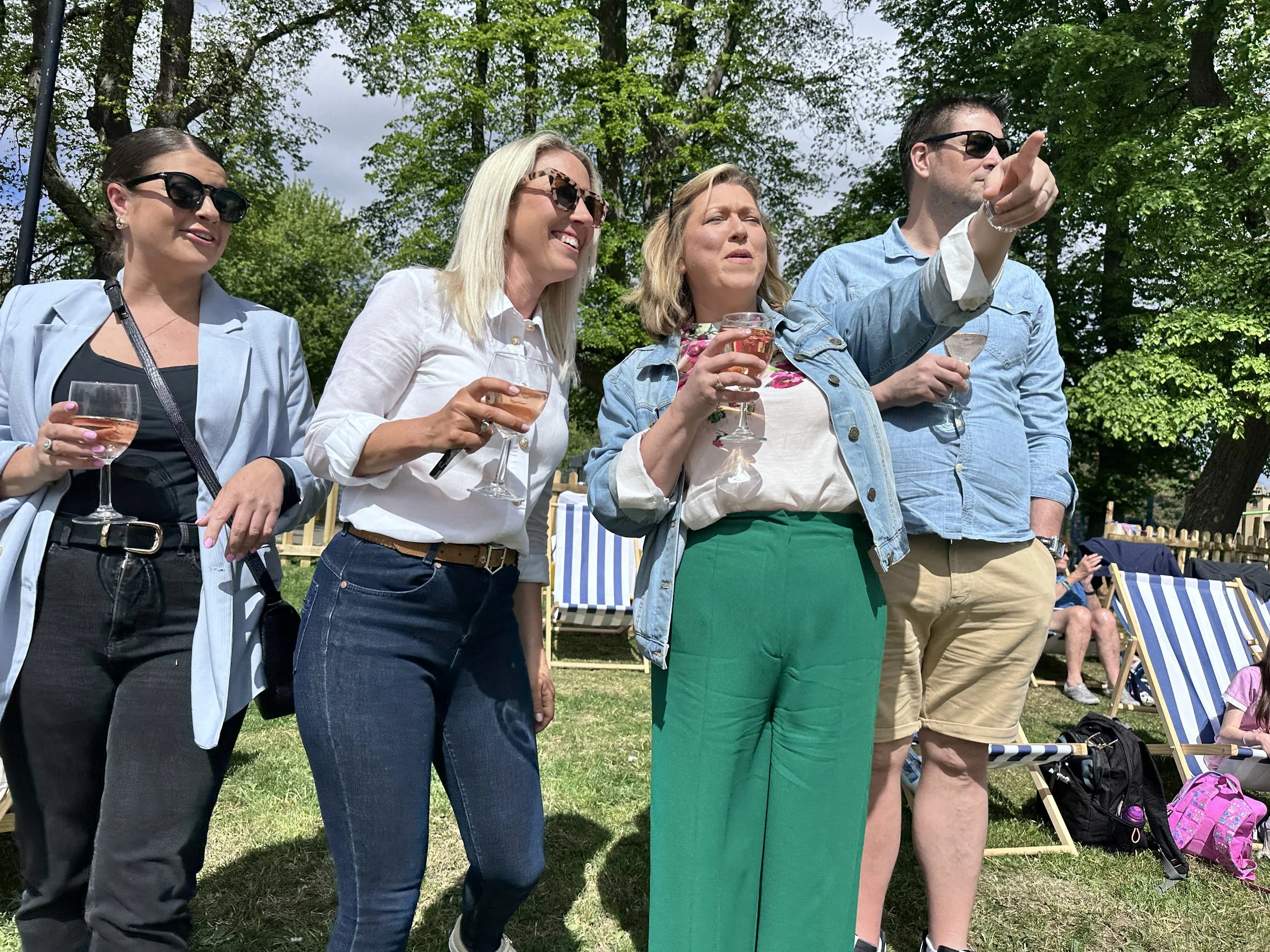 Evesham Rowing and Racquets Club's many  events could not happen without the generous support of our volunteers and sponsors - to which we are deeply appreciative. Thank you all. 