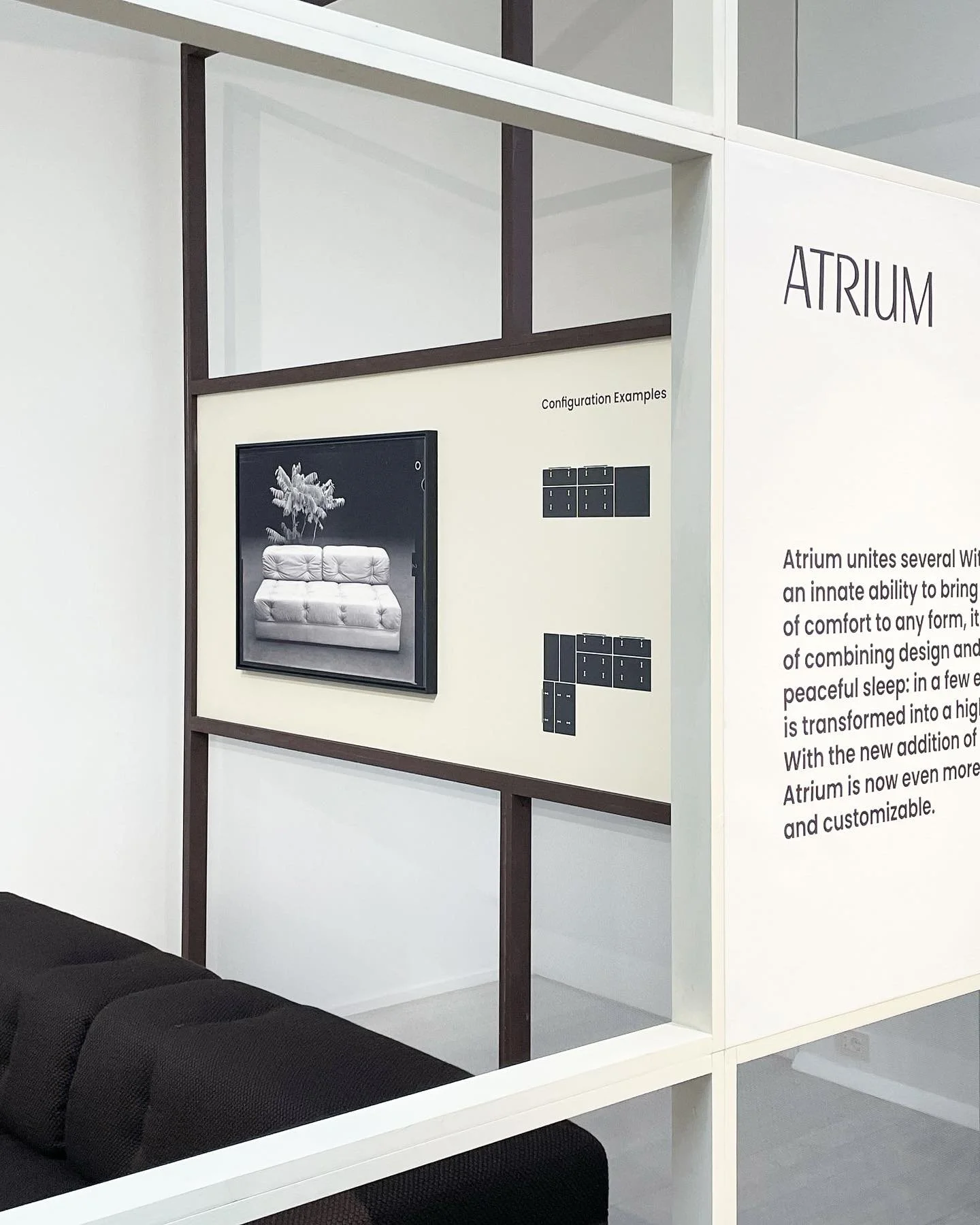 Lo spazio temporaneo di @wittmann_official durante la settimana dei @isaloniofficial &egrave; un omaggio ai lavori allestitivi che Friedrich Kiesler fece fra Vienna e Parigi un secolo fa. L&rsquo;allestimento si compone di incroci di linee e superfic