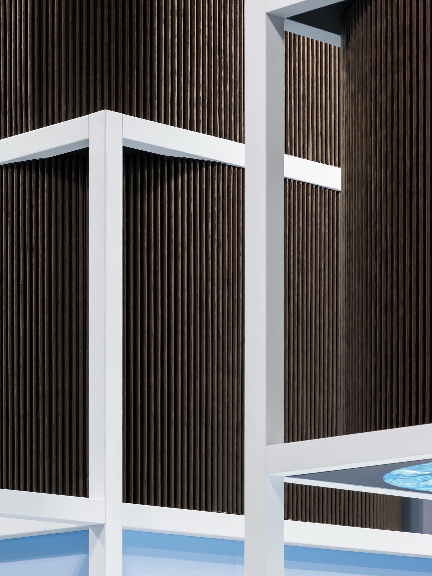 Paragon Water System &egrave; un&rsquo;azienda di Tampa e mi ha chiesto di progettare il loro stand per @hostmilano 2025:
ogni area espositiva &egrave; identificata da un landmark che riprende le torri dell&rsquo;acqua tipiche dei paesaggi agricoli d