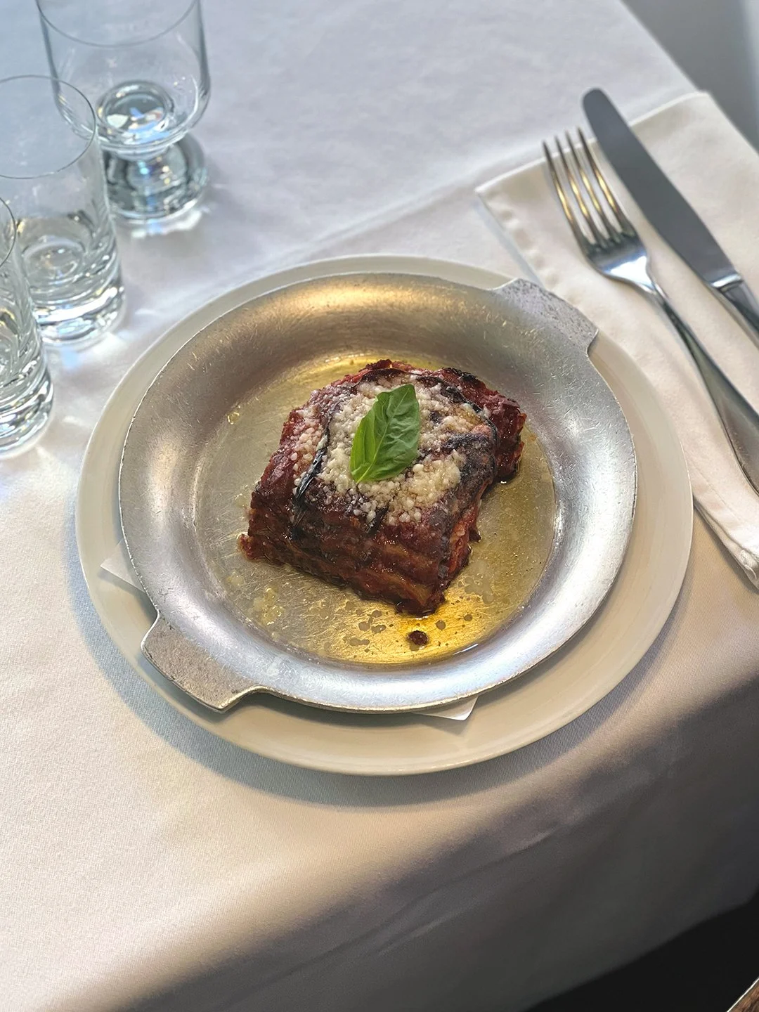 Top dinner restaurants in Lisbon. Local favourite, beautiful building and great value.