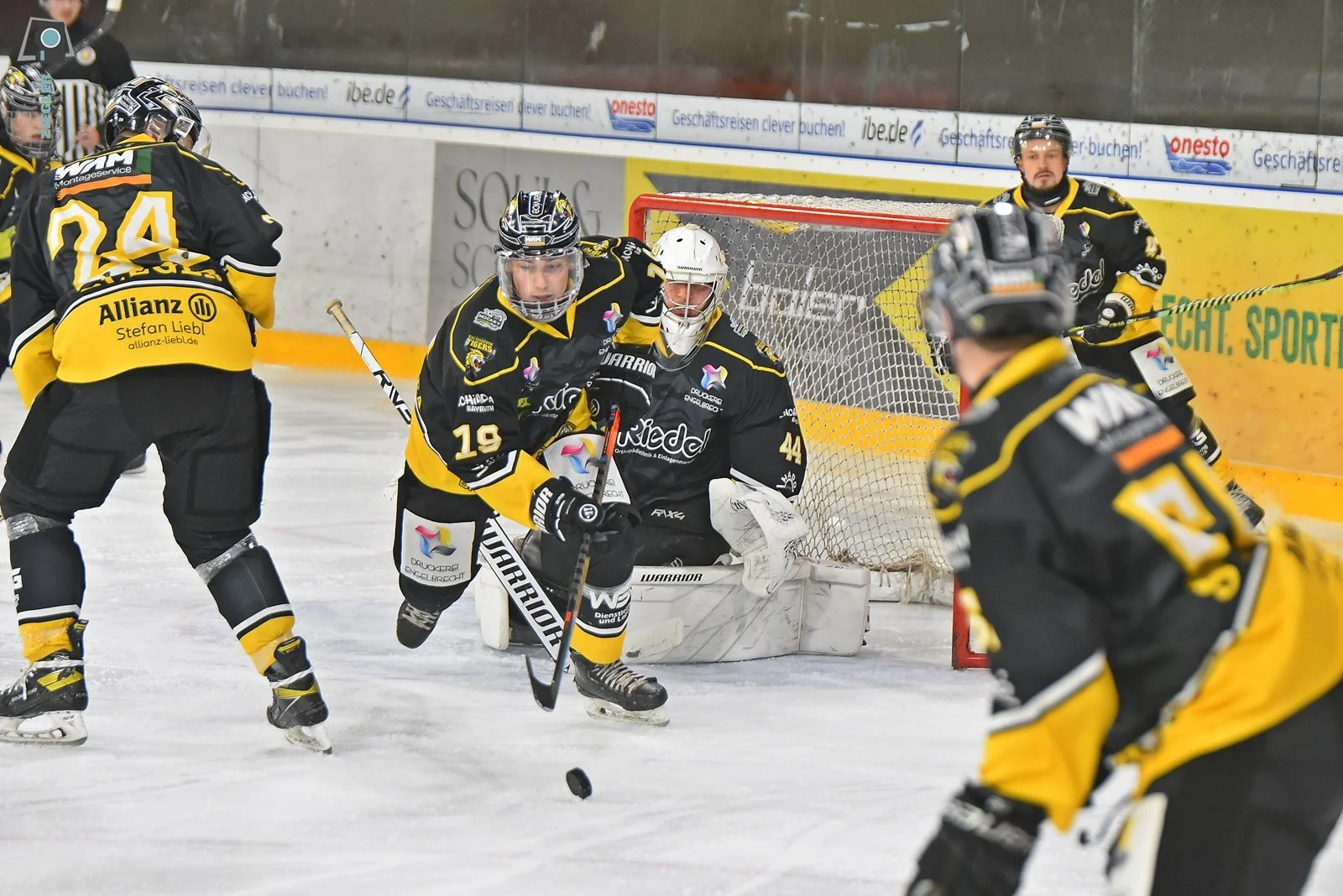 2025-12-07 EHC Bayreuth vs. EV Moosburg 033-RZL.JPG