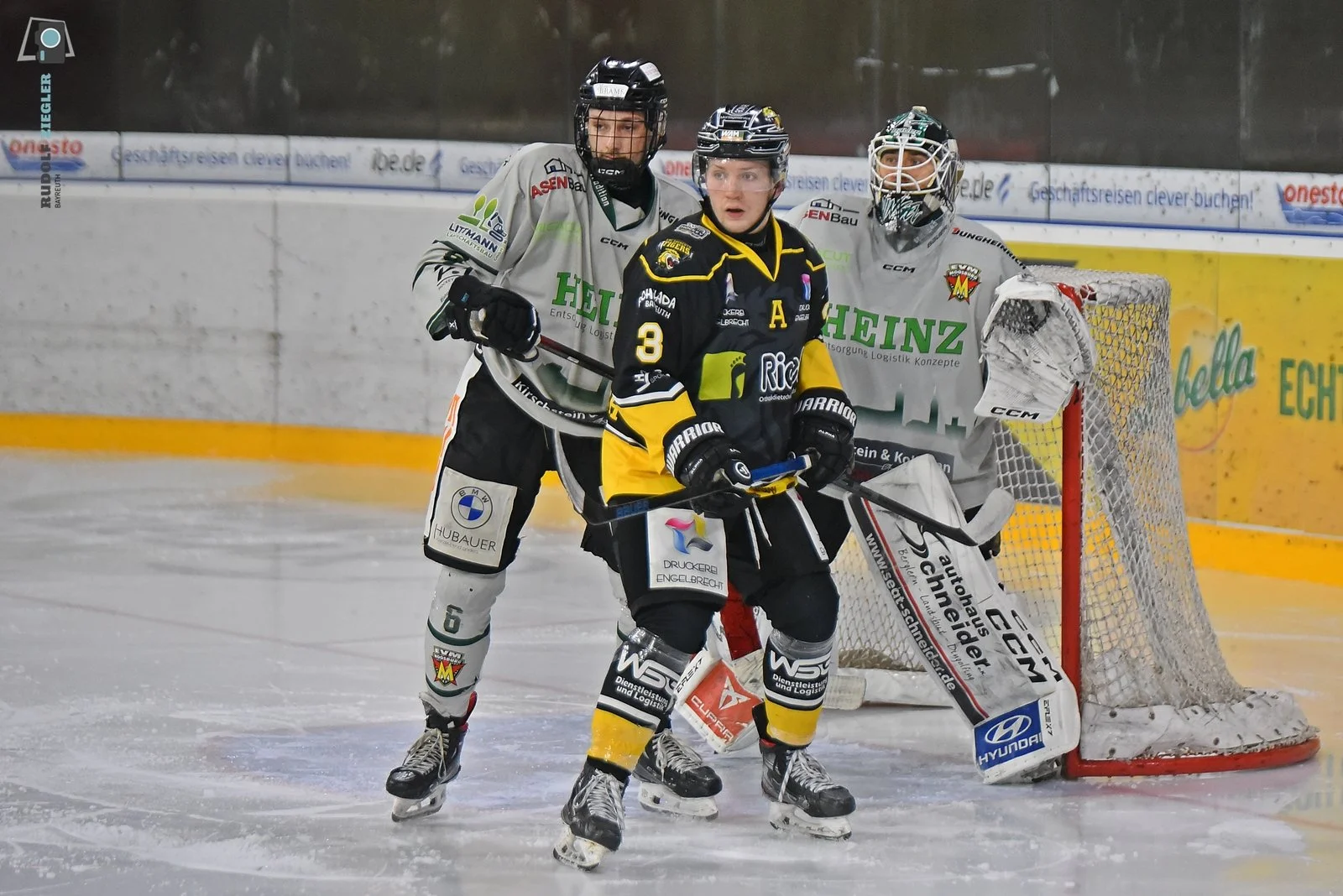 2025-12-07 EHC Bayreuth vs. EV Moosburg 068-RZL.JPG