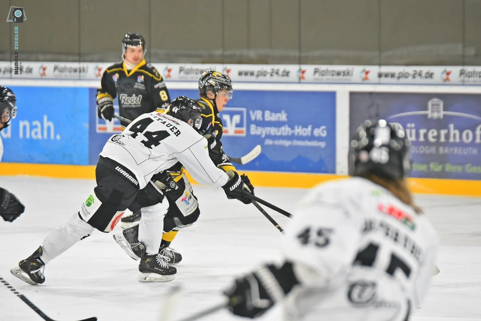 2025-12-13 EHC vs. TSV Trostberg 093-RZL.JPG