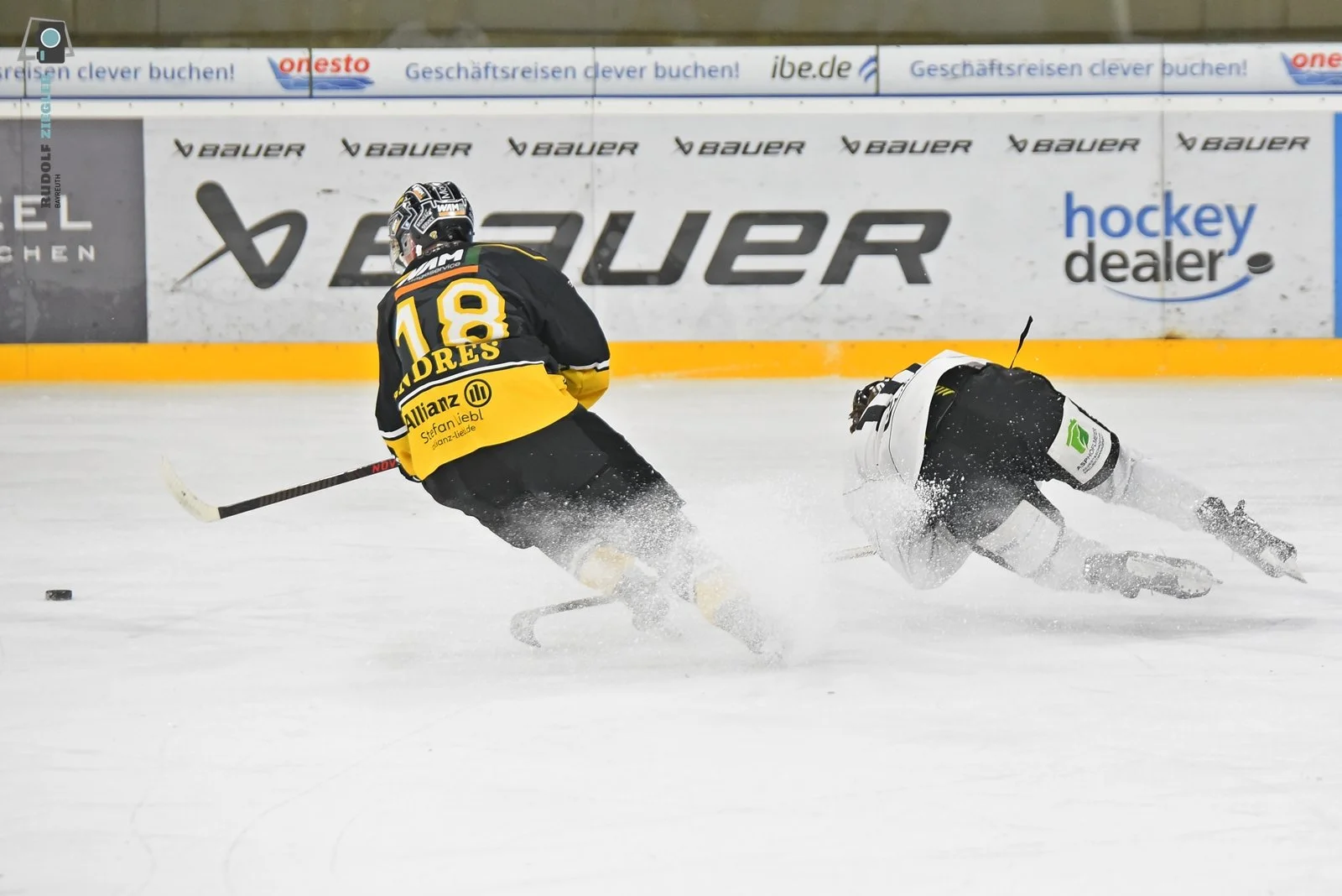 2025-12-13 EHC vs. TSV Trostberg 105-RZL.JPG