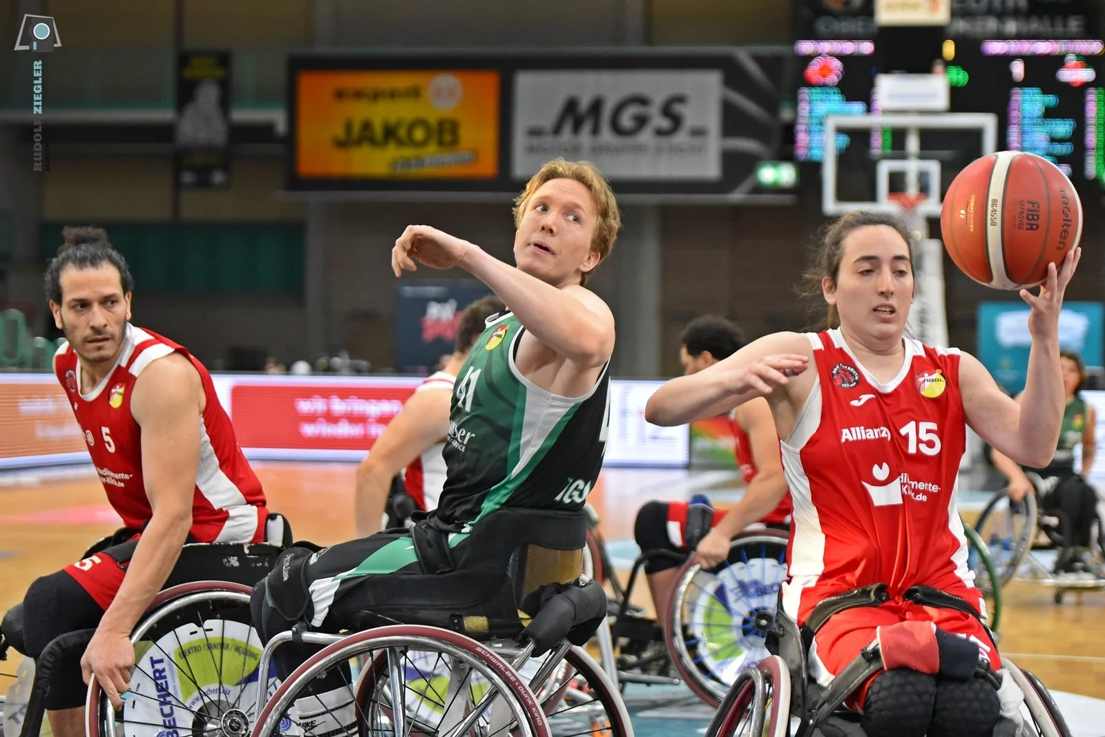 2025-12-20 RSV vs. München IGUANAS 060-RZL.JPG