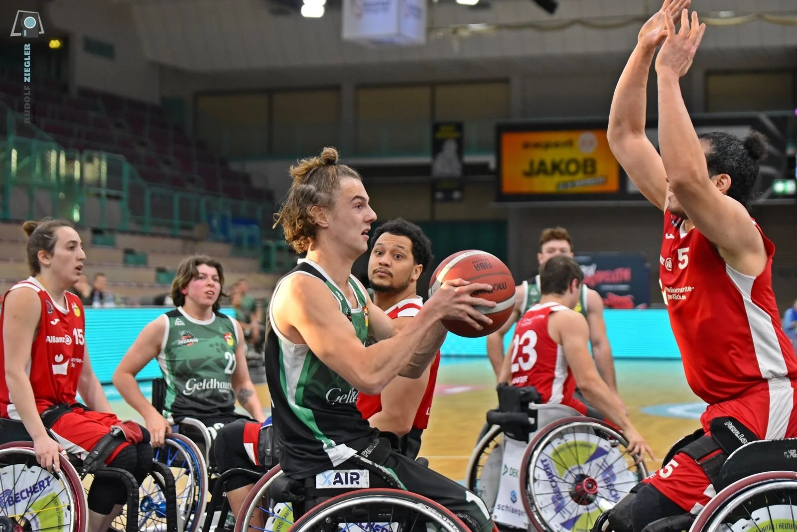 2025-12-20 RSV vs. München IGUANAS 074-RZL.JPG