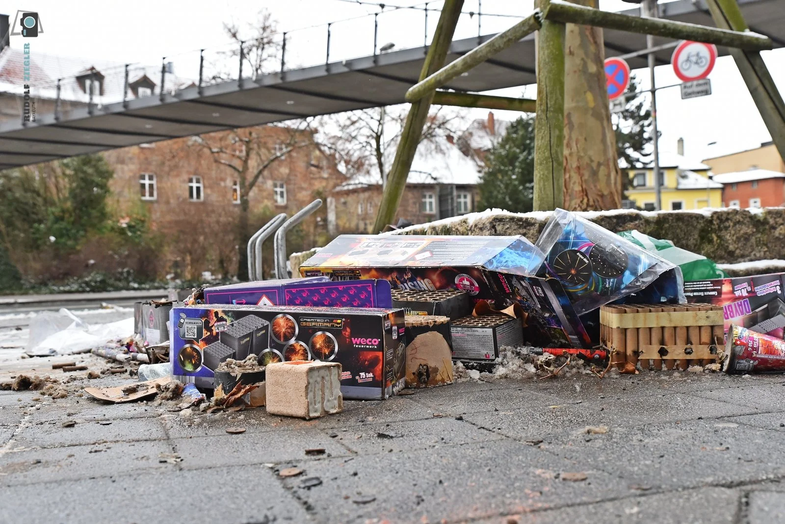 2026-01-01 Silvester-Reste 021-RZL.JPG