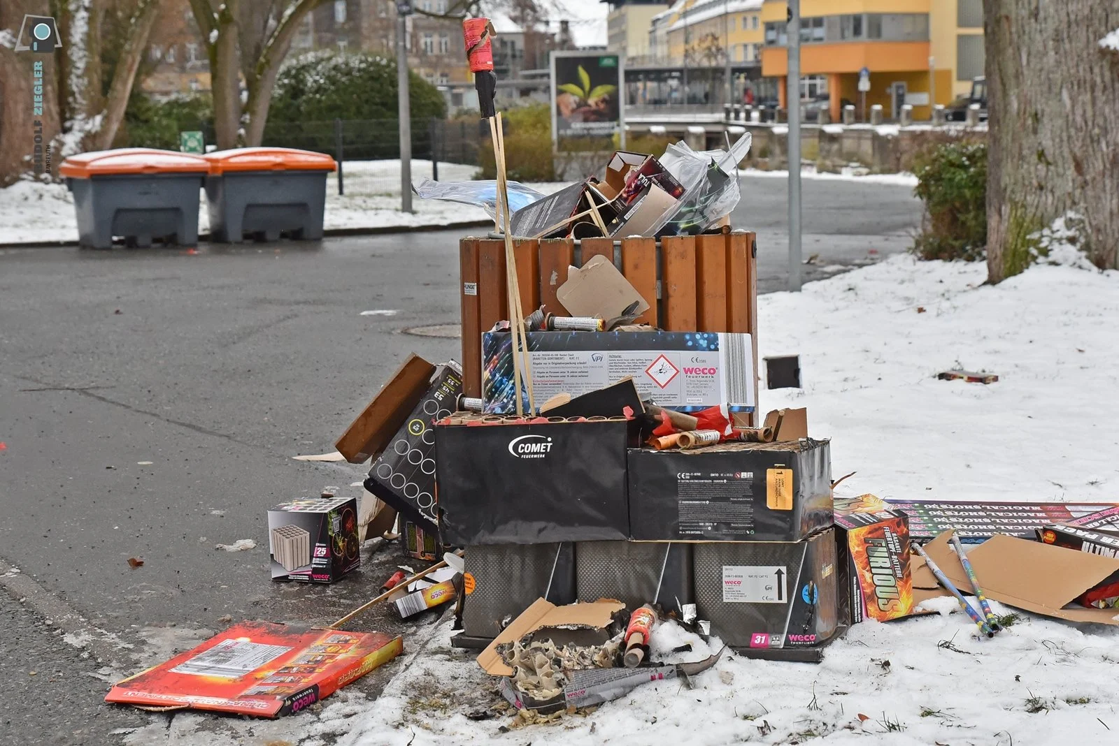 2026-01-01 Silvester-Reste 026-RZL.JPG