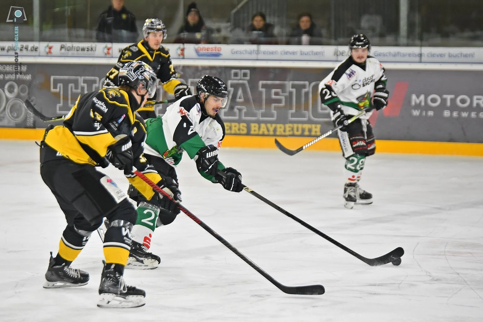 2026-01-03 EHC vs. EHC Stiftland Mitterteich 051-RZL.JPG