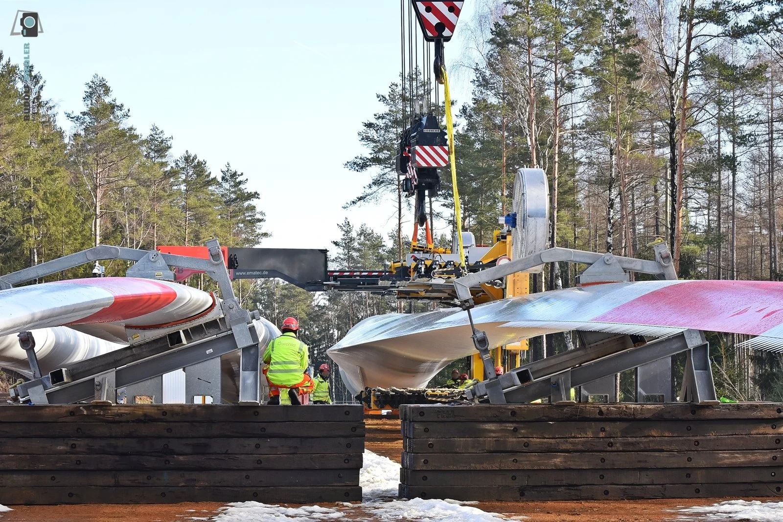 2026-01-16 Windrades Nr. 3 am Pettendorfer Rangen - Montage Flügel 056-RZL.JPG