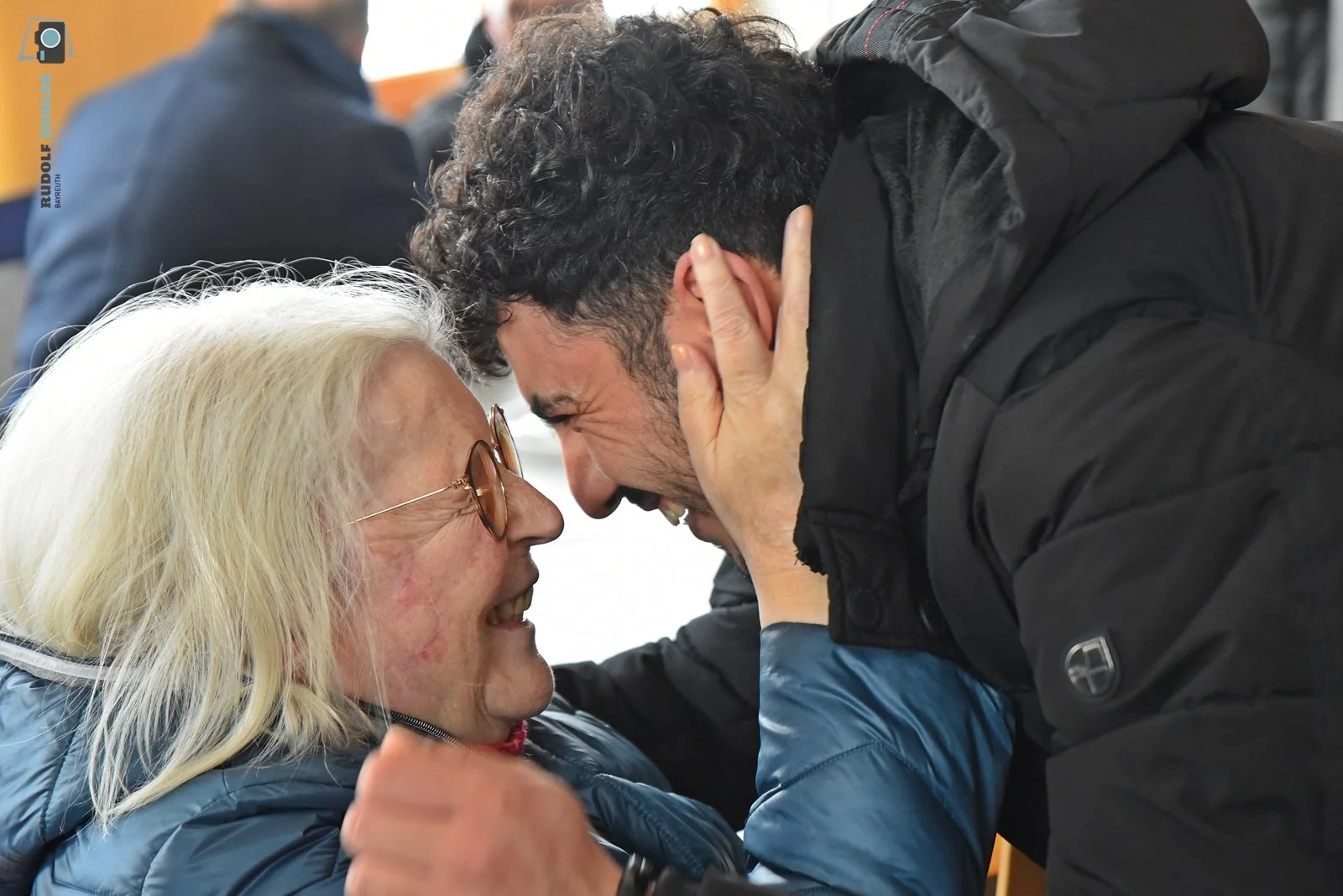 “Menschlichkeit lebt hier!”