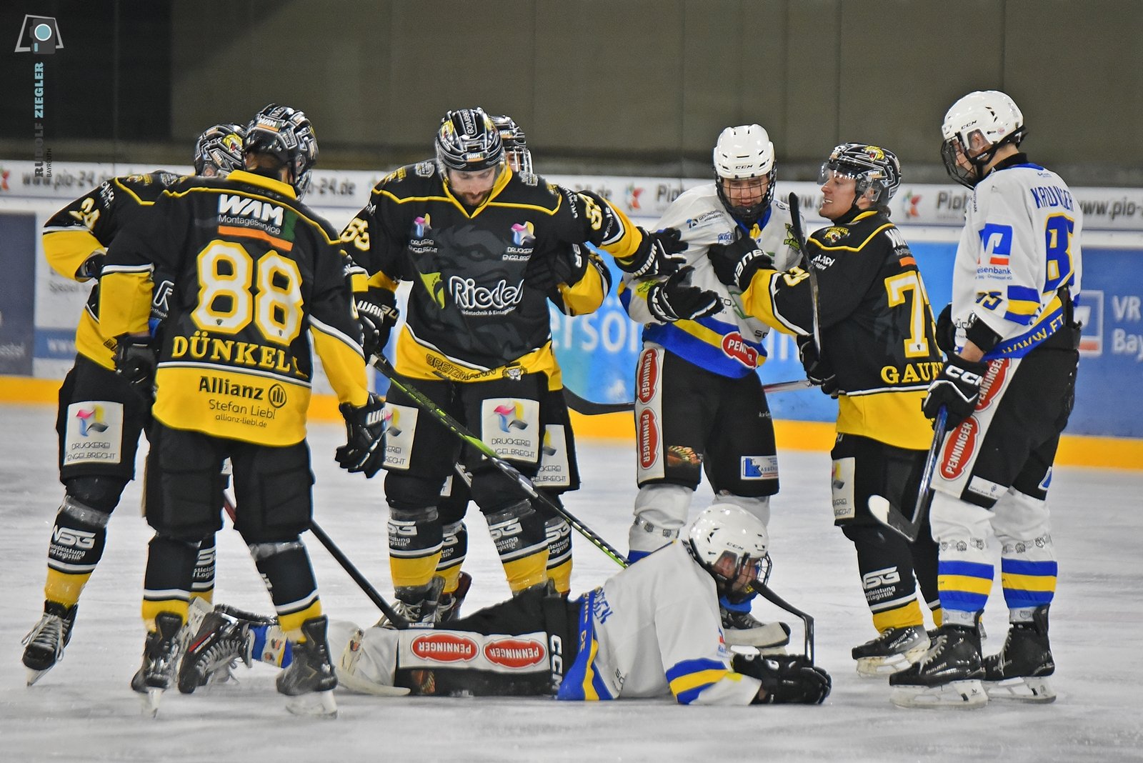2026-02-01 EHC vs. ESV Waldkirchen 075-RZL.JPG