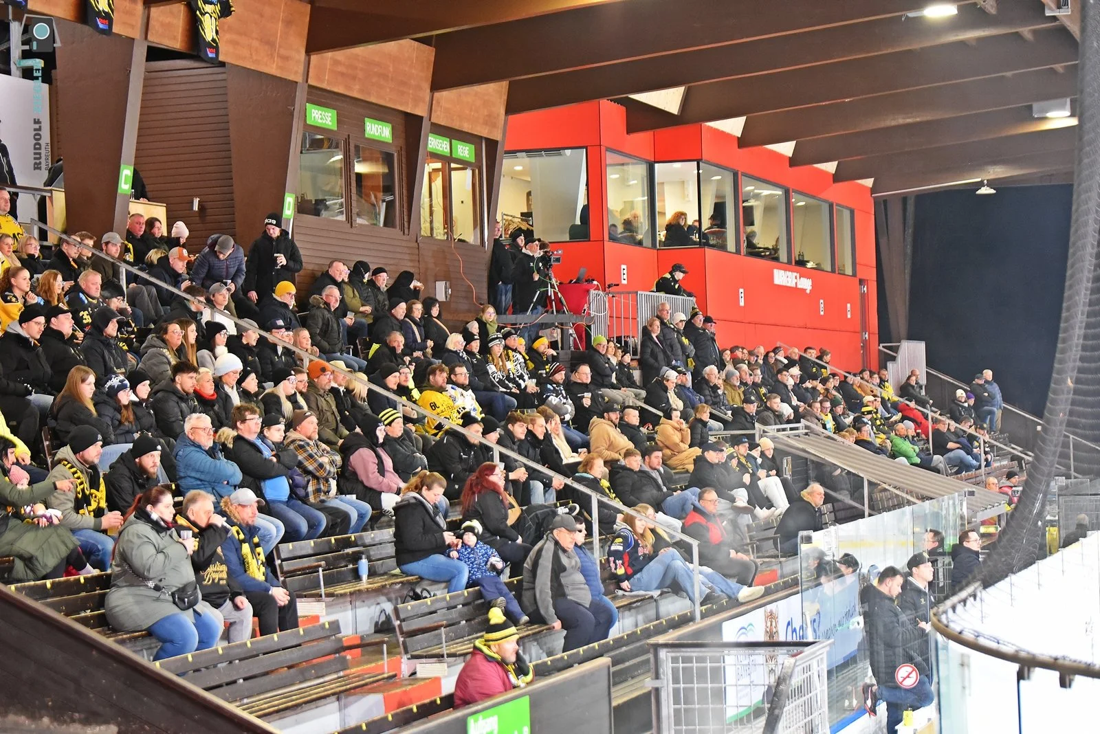 2026-02-22 EHC vs. Sonthofen 112-RZL.JPG