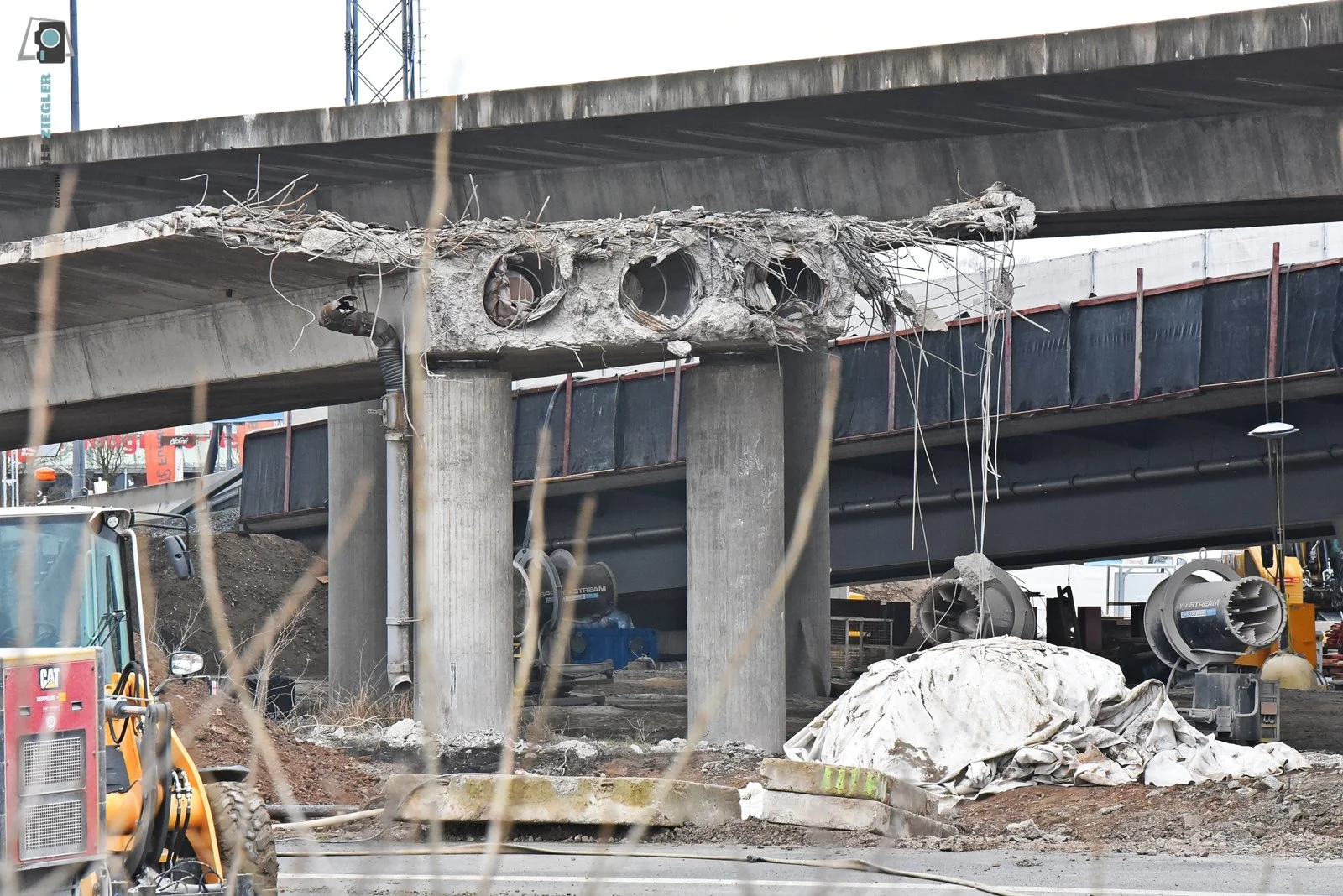 2026-03-15 Abbrucharbeiten Hochbrücke 019-RZL.JPG