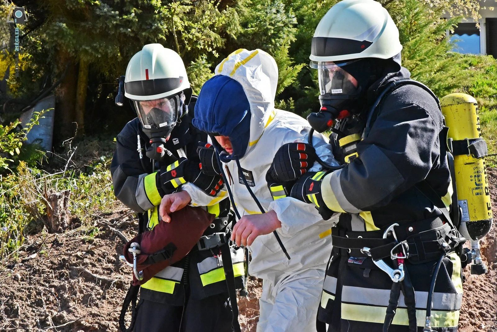 2026-04-11 Übung Gefahrguteinsatz 061-RZL.JPG