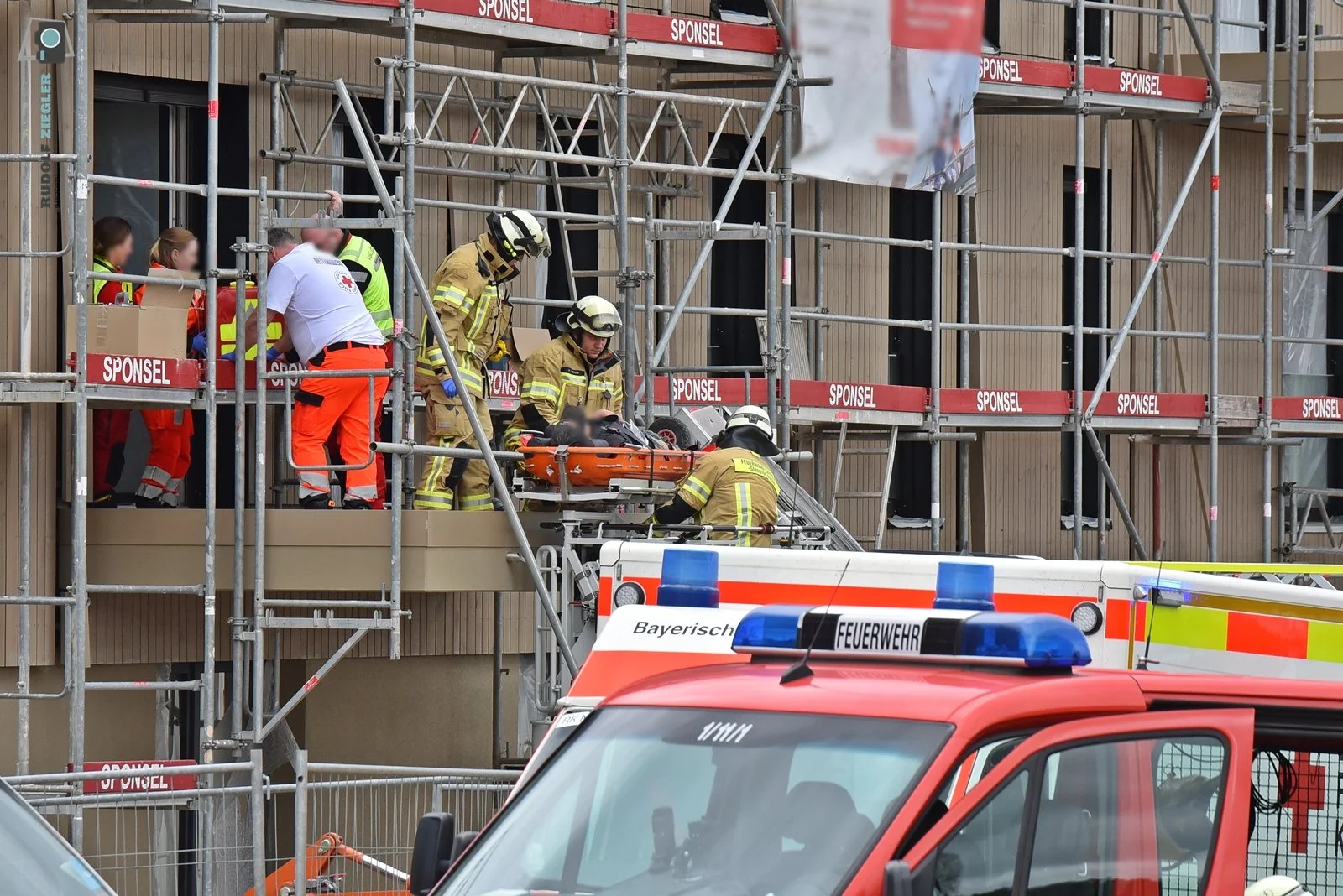 2026-04-20 Rettungseinsatz Bayreuth Saas 041-RZL.JPG