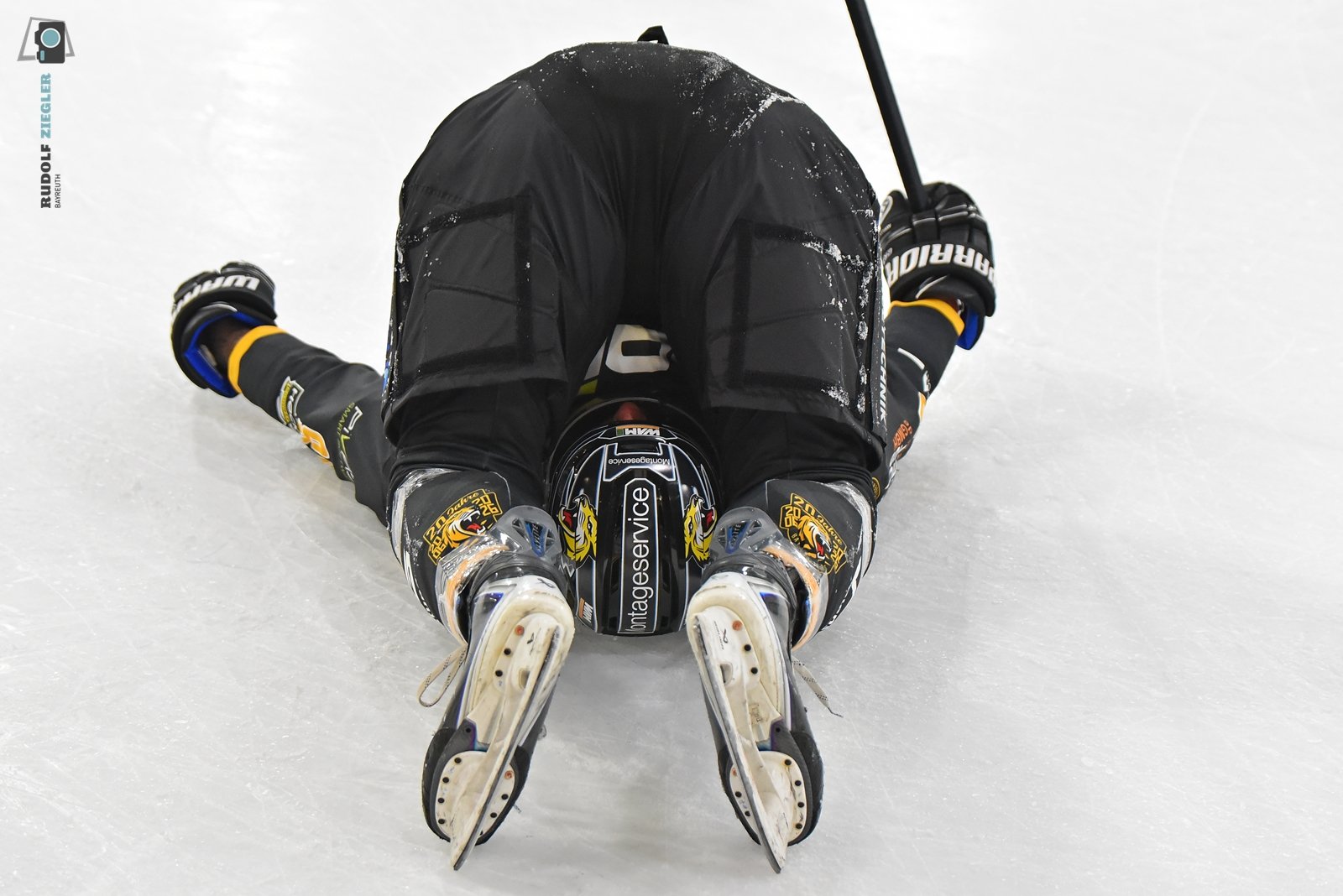 2026-09-11 EHC vs. Schönheider Wölfe 037-RZL.JPG