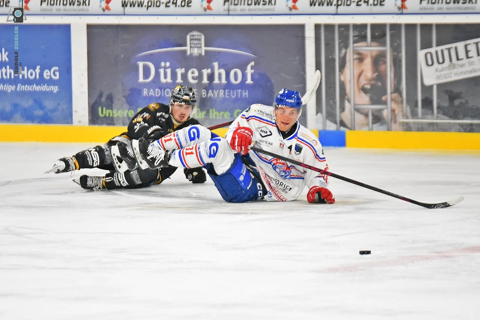2026-09-11 EHC vs. Schönheider Wölfe 101-RZL.JPG