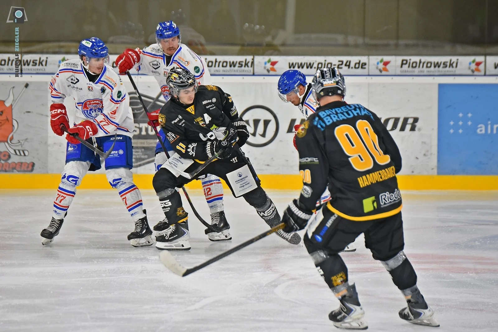 2026-09-11 EHC vs. Schönheider Wölfe 143-RZL.JPG
