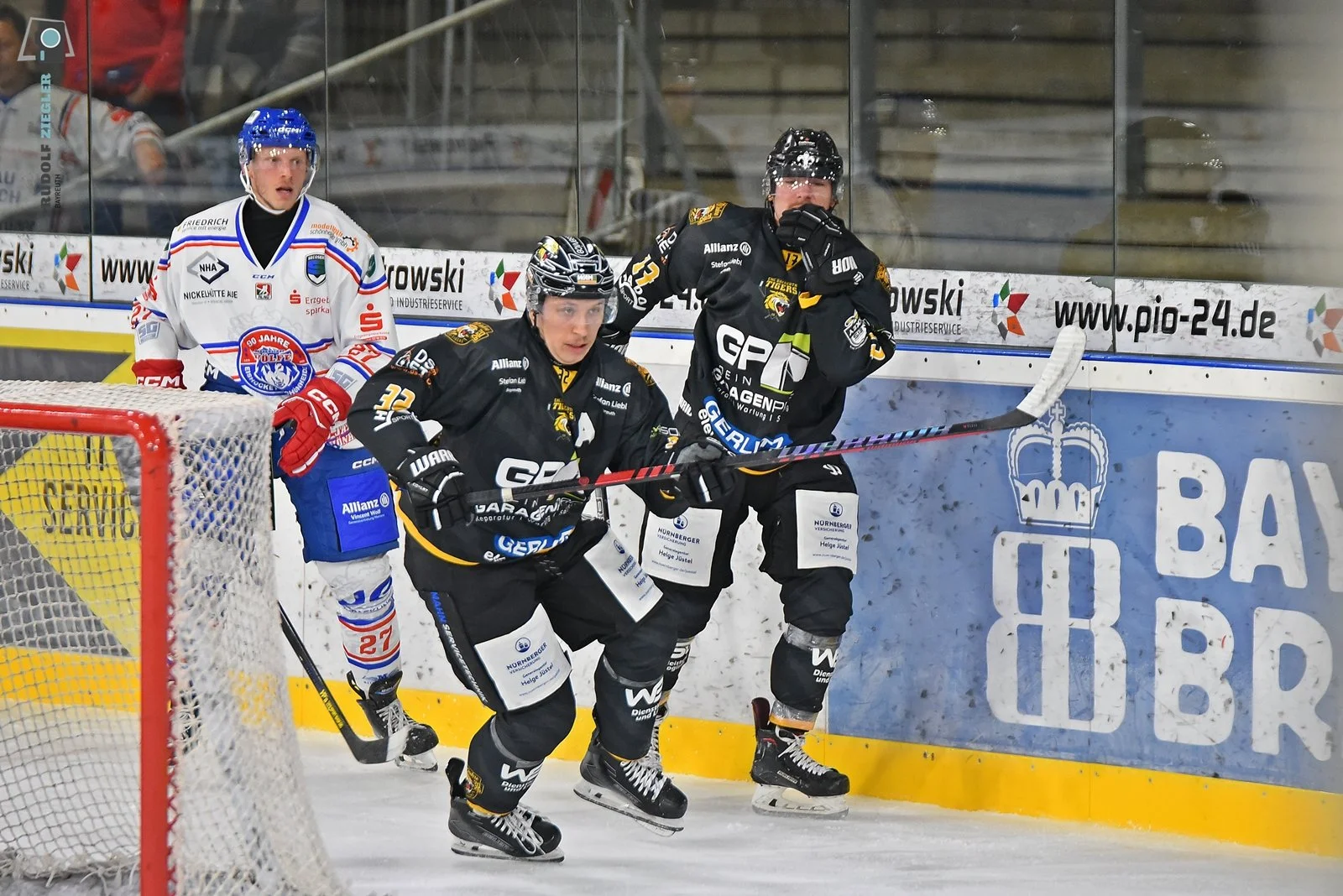 2026-09-11 EHC vs. Schönheider Wölfe 212-RZL.JPG