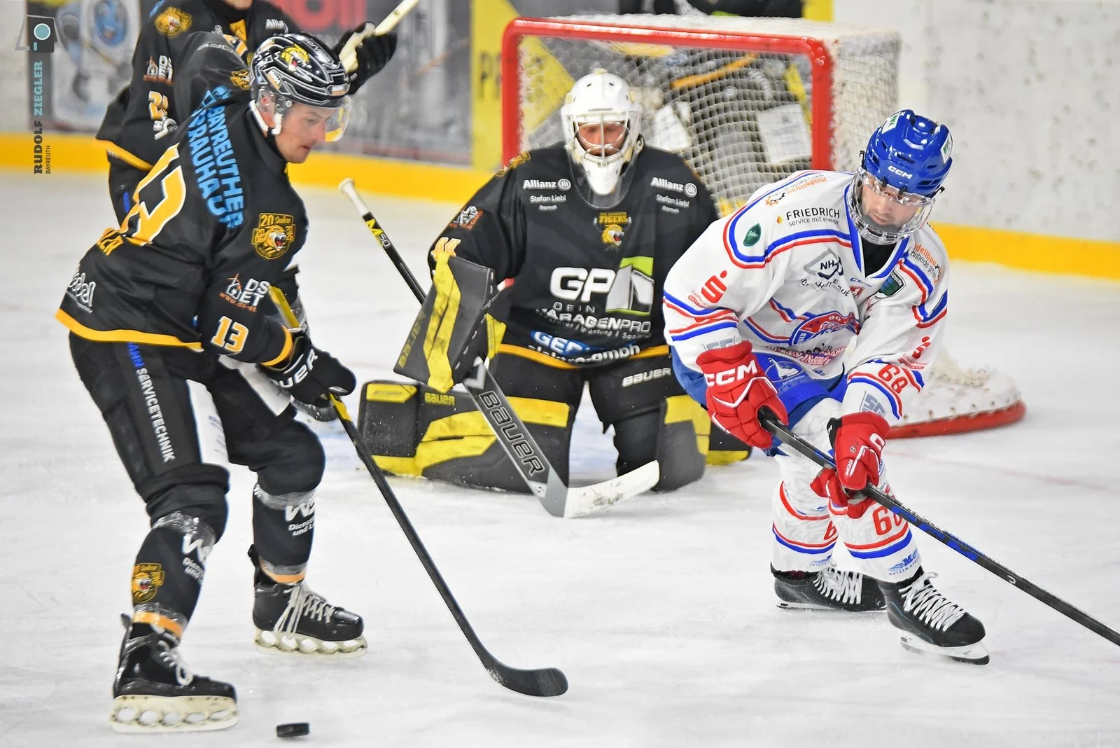 2026-09-11 EHC vs. Schönheider Wölfe 109-RZL.JPG