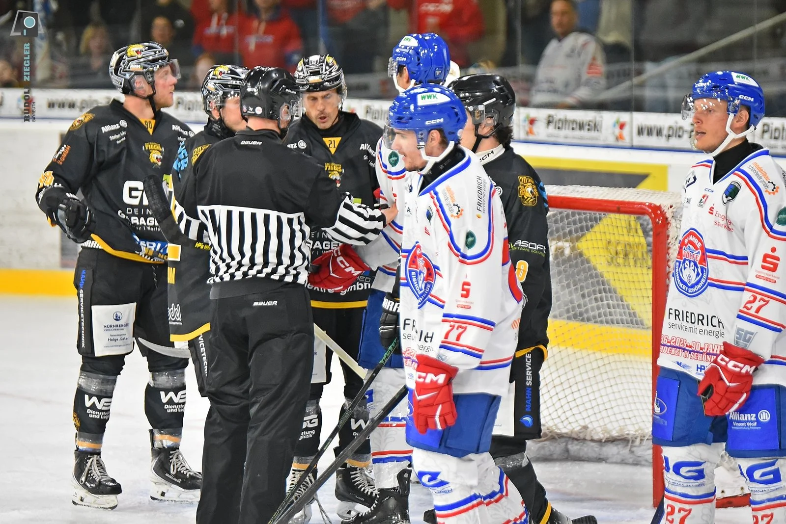 2026-09-11 EHC vs. Schönheider Wölfe 120-RZL.JPG
