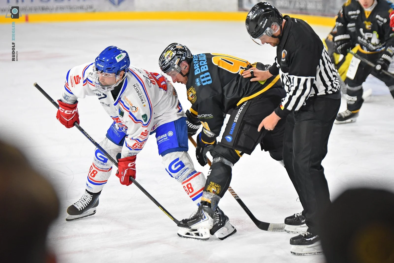 2026-09-11 EHC vs. Schönheider Wölfe 122-RZL.JPG