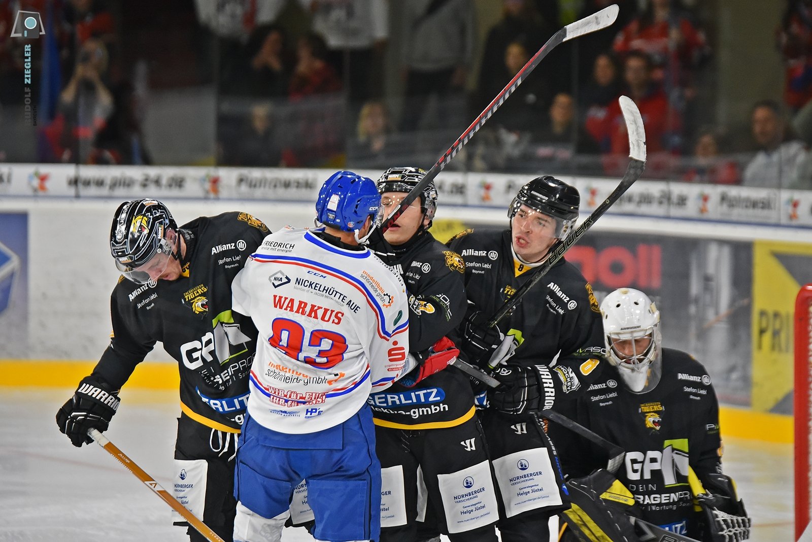 2026-09-11 EHC vs. Schönheider Wölfe 190-RZL.JPG