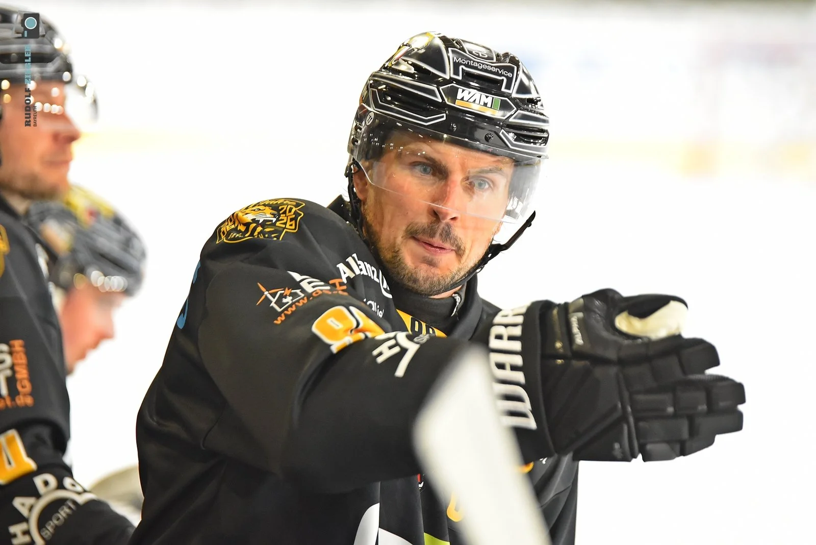 2026-09-11 EHC vs. Schönheider Wölfe 219-RZL.JPG