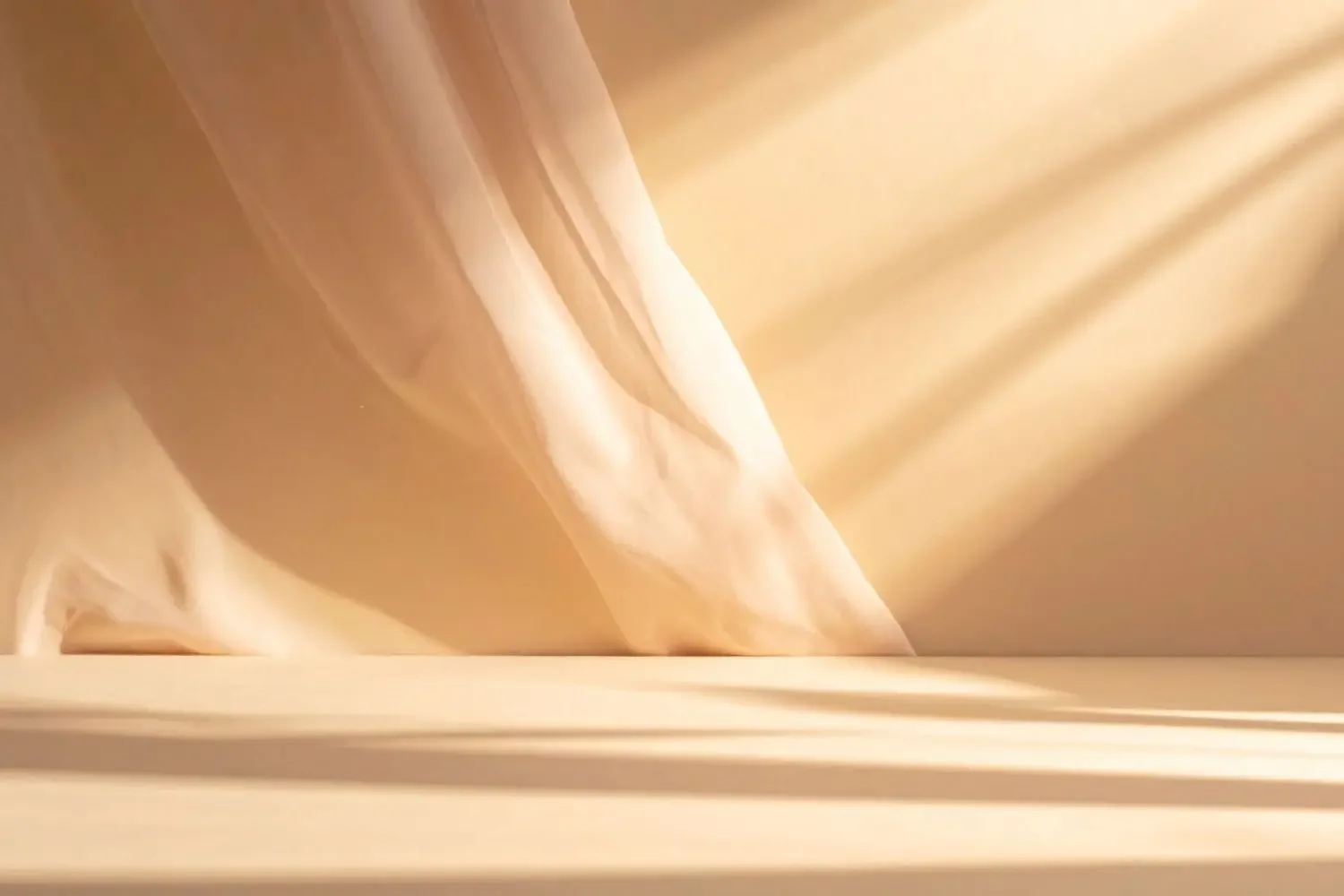 Soft shadows and light, symbolising executive burnout prevention and a structured approach to building long-term resilience.