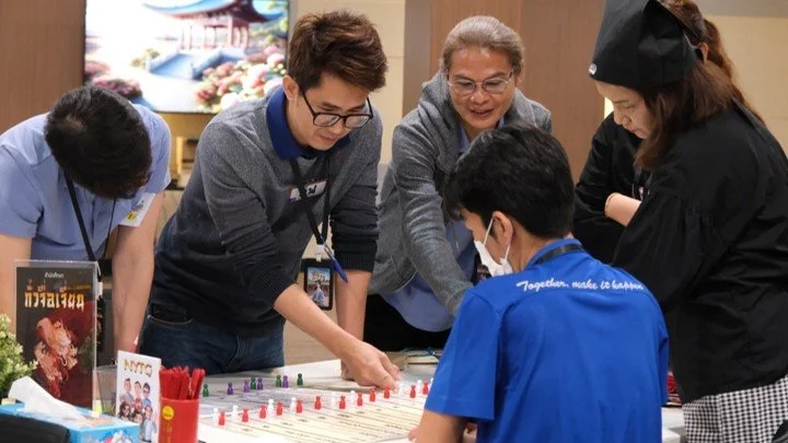 Finance for non-finance course, class vibes-4 | People learn finance through cards