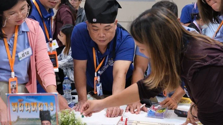 Finance for non-finance course, class vibes-1 | People learn finance through boardgames and tokens.