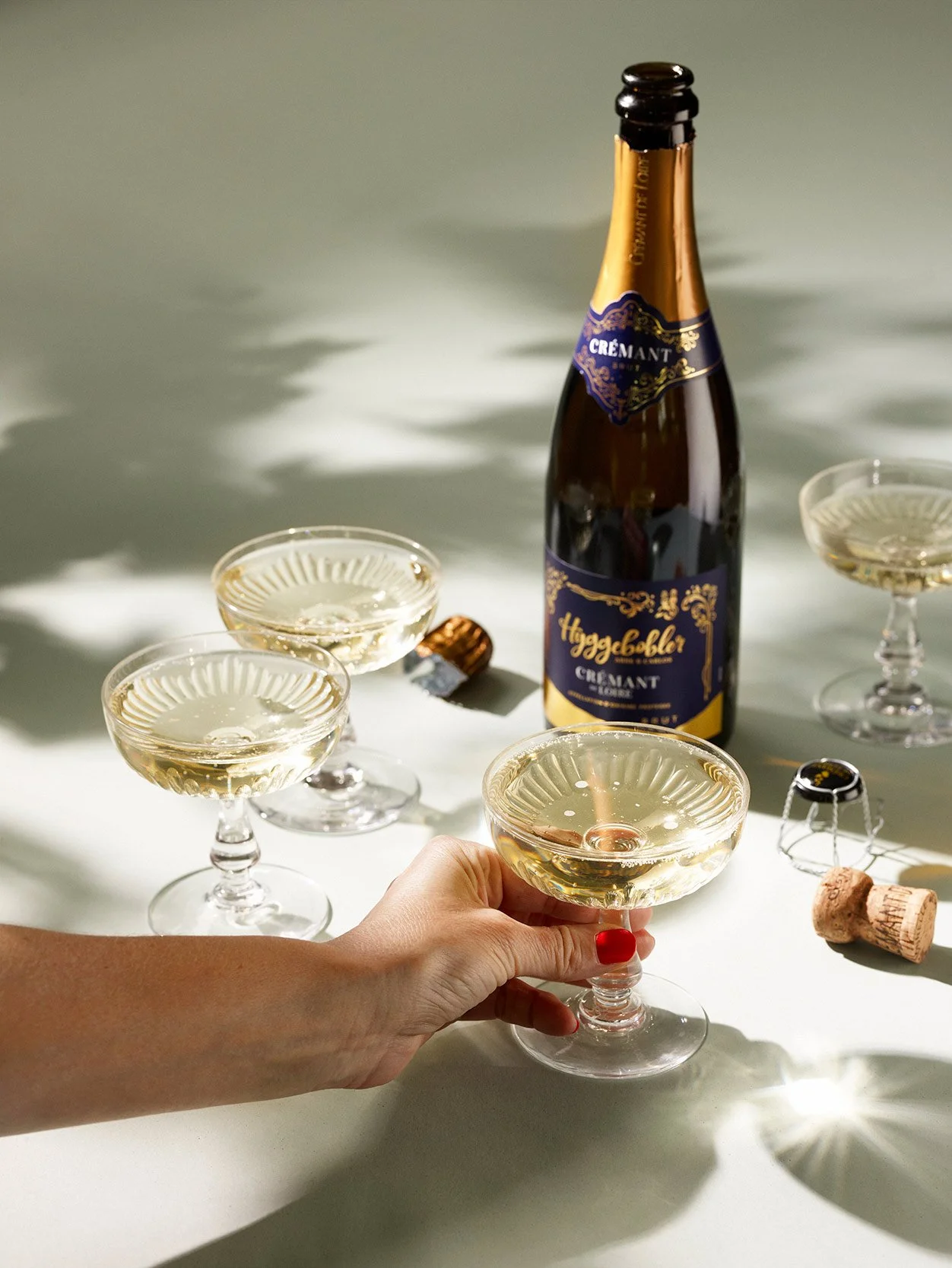 Cremant-Hyggebobler-med-hånd.jpg