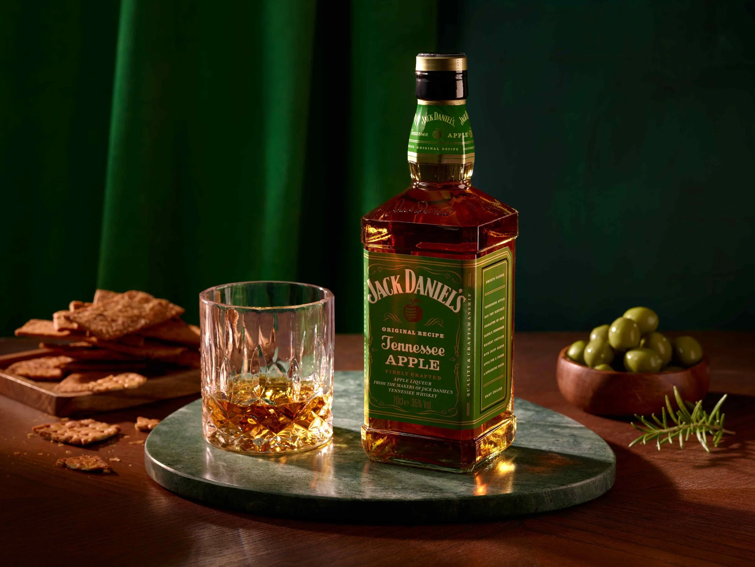 Jack-Daniels-Apple-Plain-Ferdig.jpg